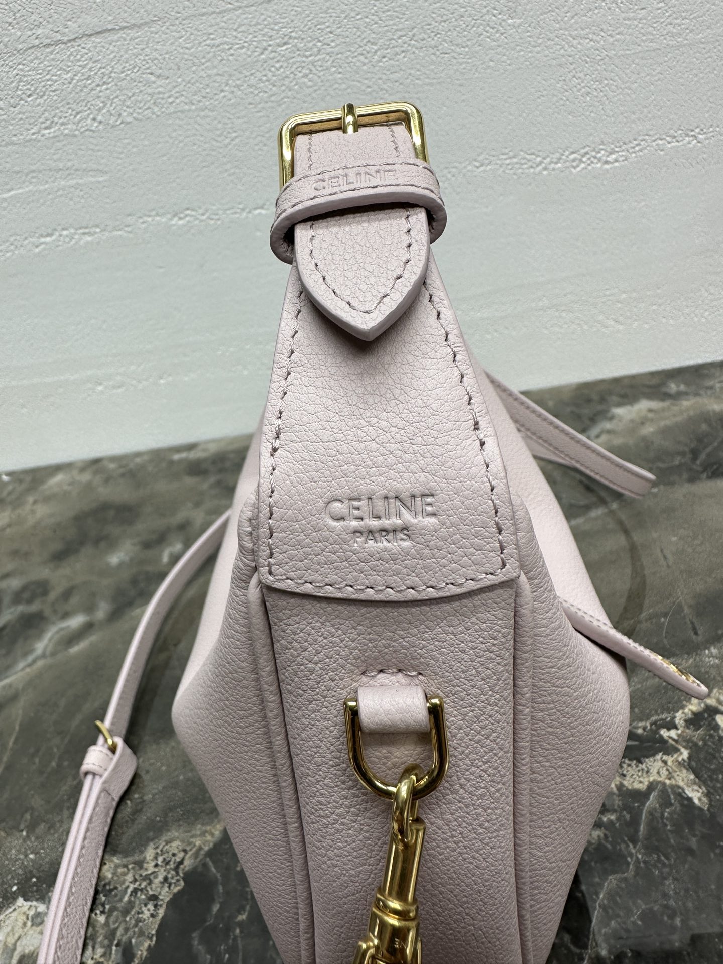 [TOP] CELINE Teen Lulu Bag Calfskin 21x24x5cm - Pink