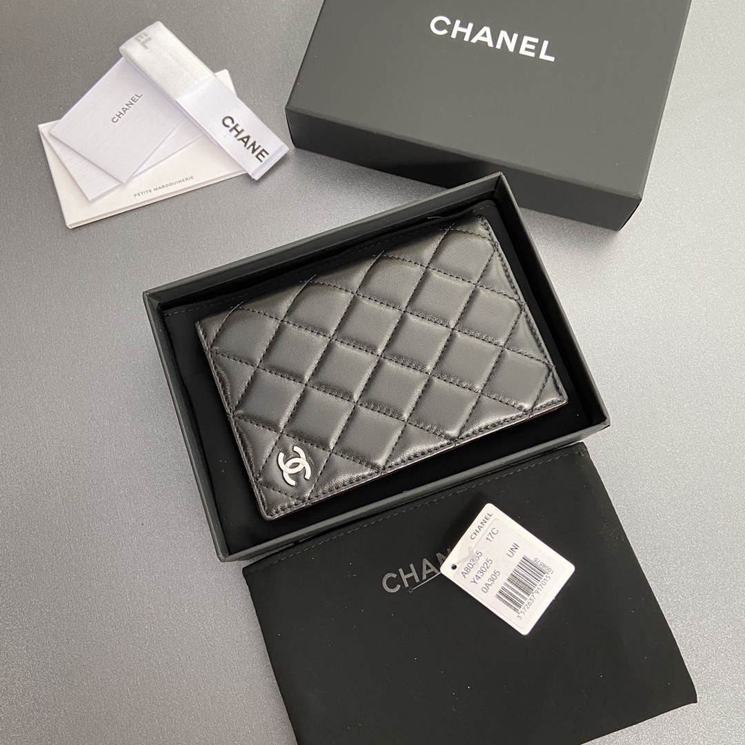 [TOP] CHANEL Calfskin/Lambskin Passport Holder 10x15x2cm - Black