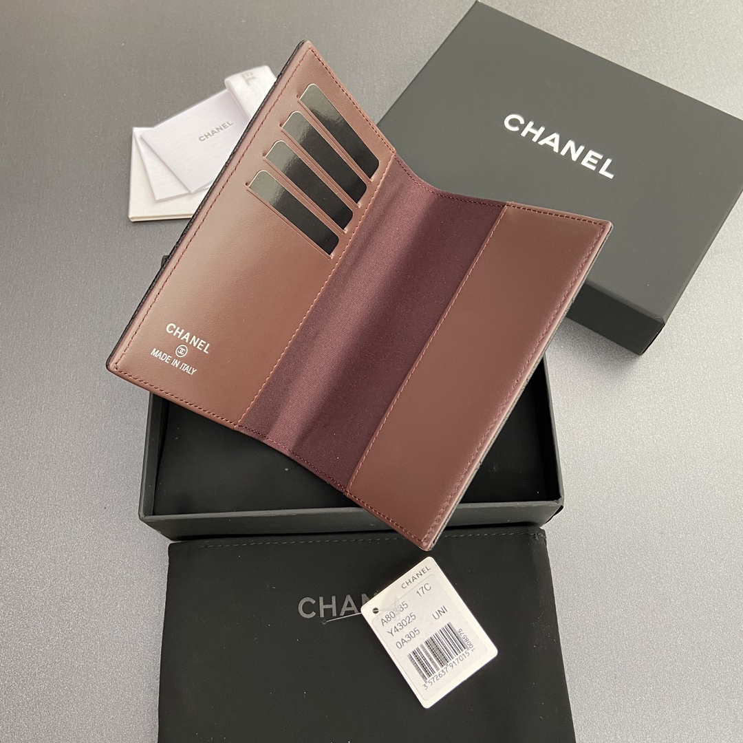 [TOP] CHANEL Calfskin/Lambskin Passport Holder 10x15x2cm - Black