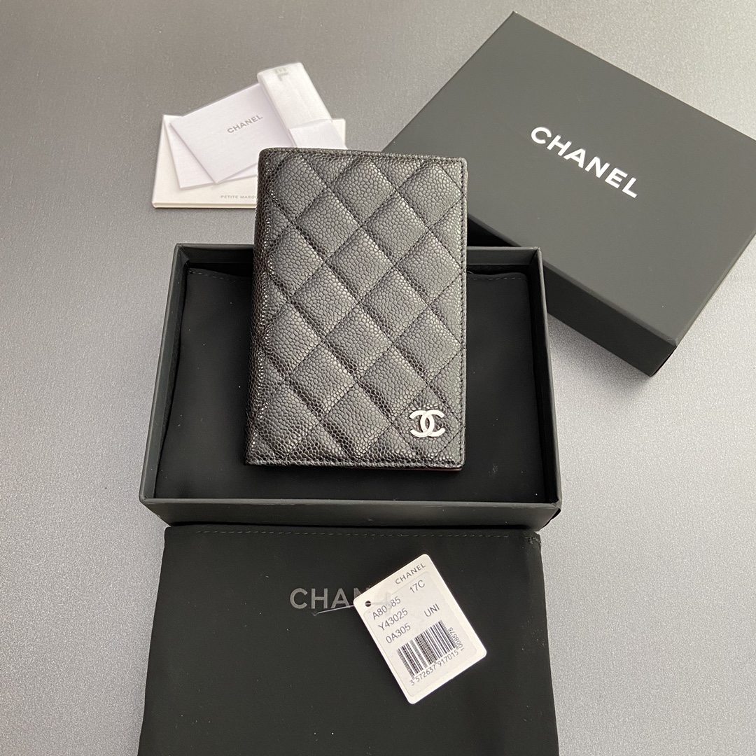 [TOP] CHANEL Calfskin/Lambskin Passport Holder 10x15x2cm - Black