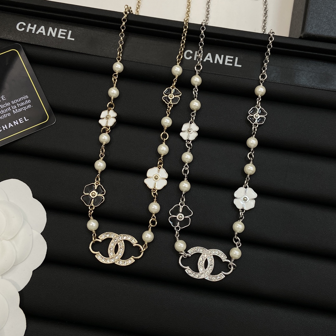[TOP] CHANEL Four Leaf Clover Necklace - 2 Color