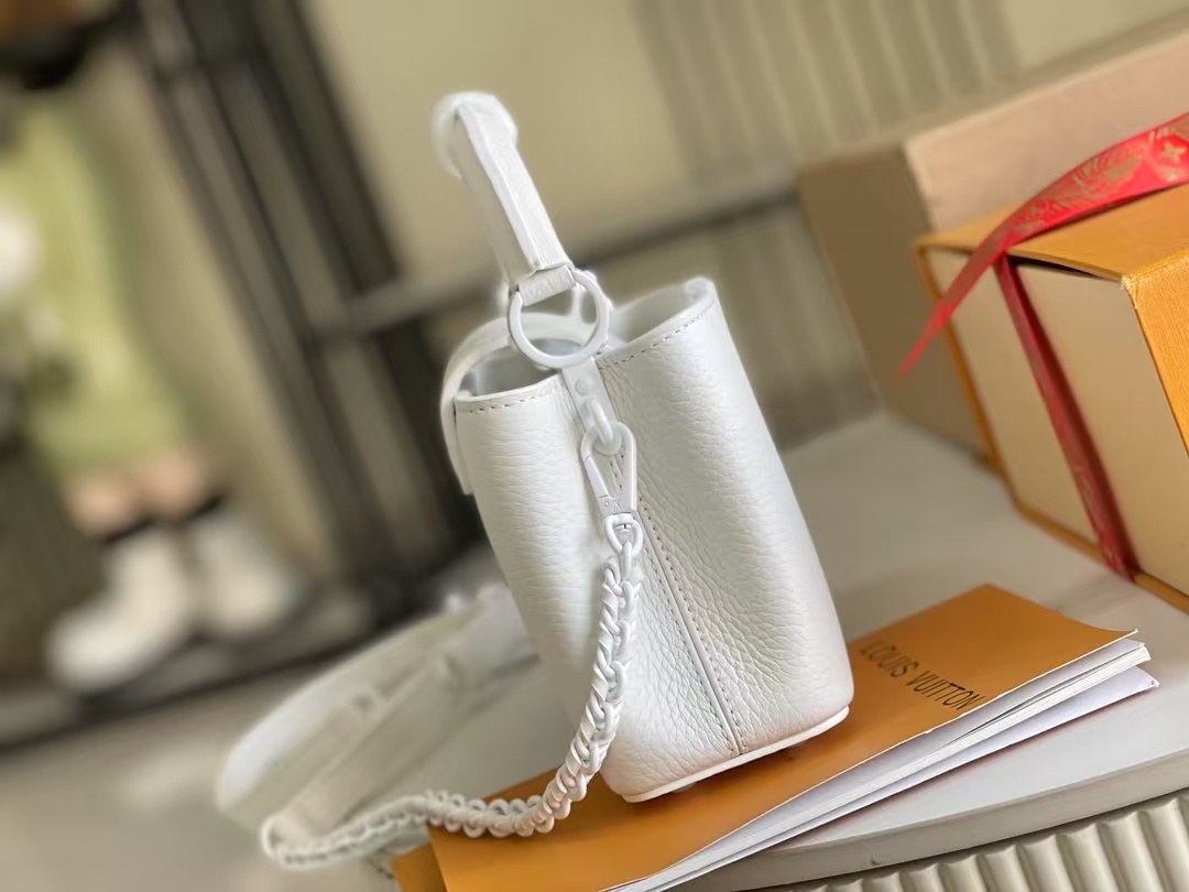 [TOP] Louis Vuitton LV Capucine Bag 21x8x14 cm - White
