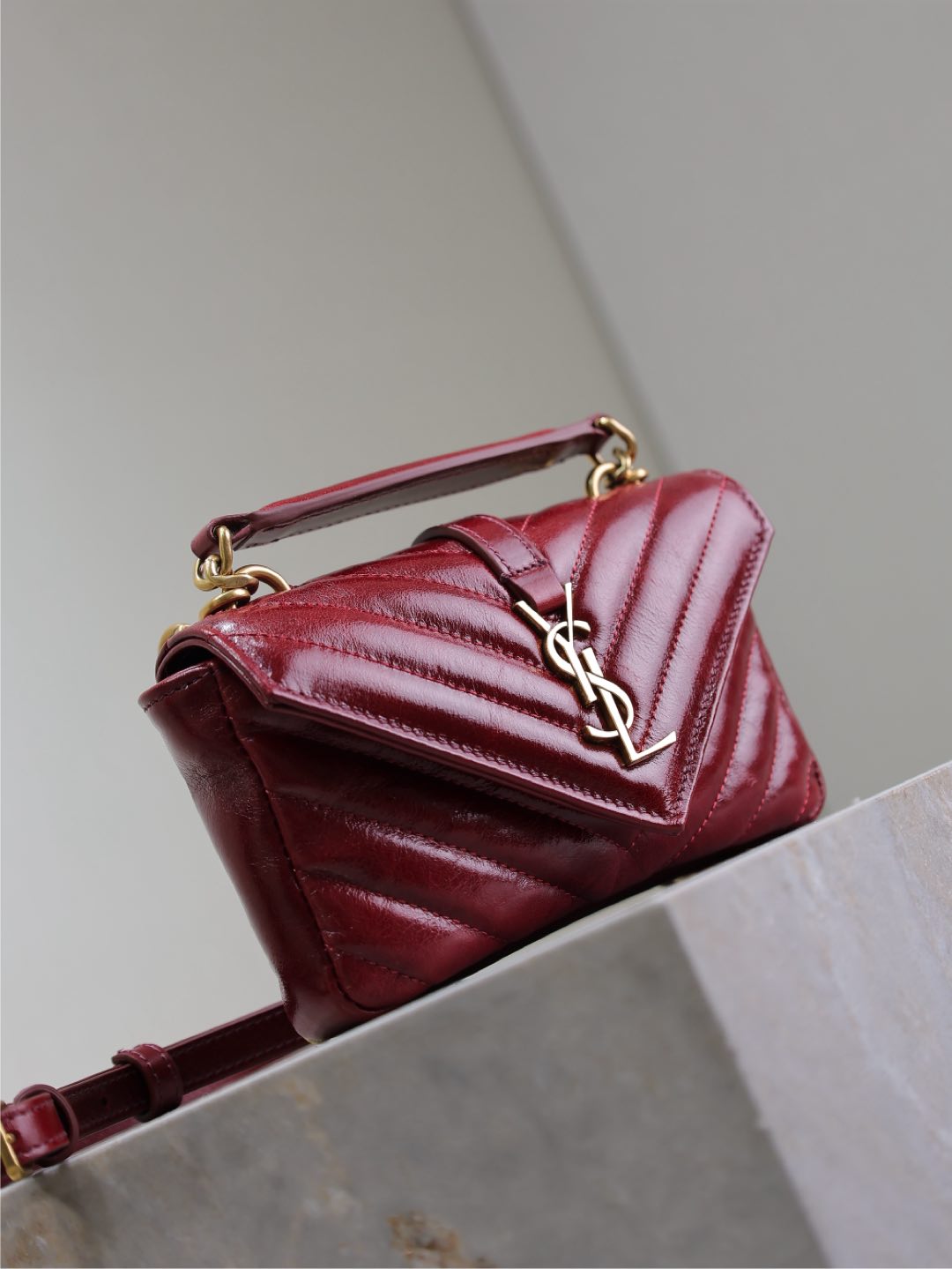 [TOP] Yves Saint Laurent YSL Oil Wax Leather Chain Messenger Bag 20×13×3cm - Red
