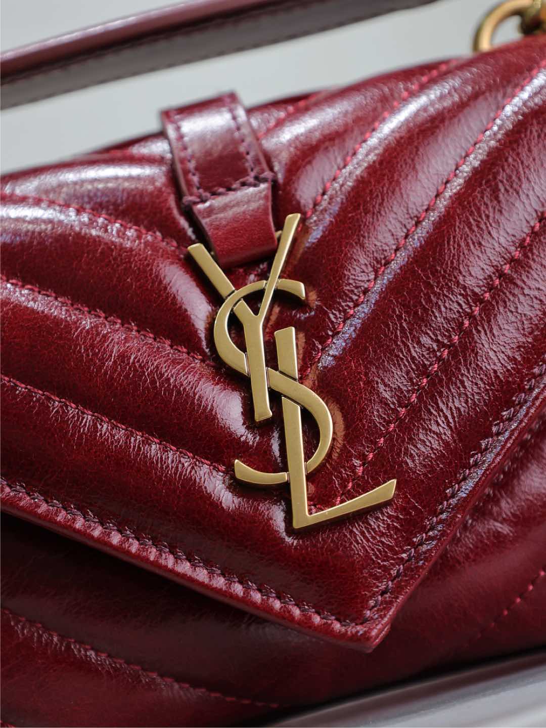 [TOP] Yves Saint Laurent YSL Oil Wax Leather Chain Messenger Bag 20×13×3cm - Red