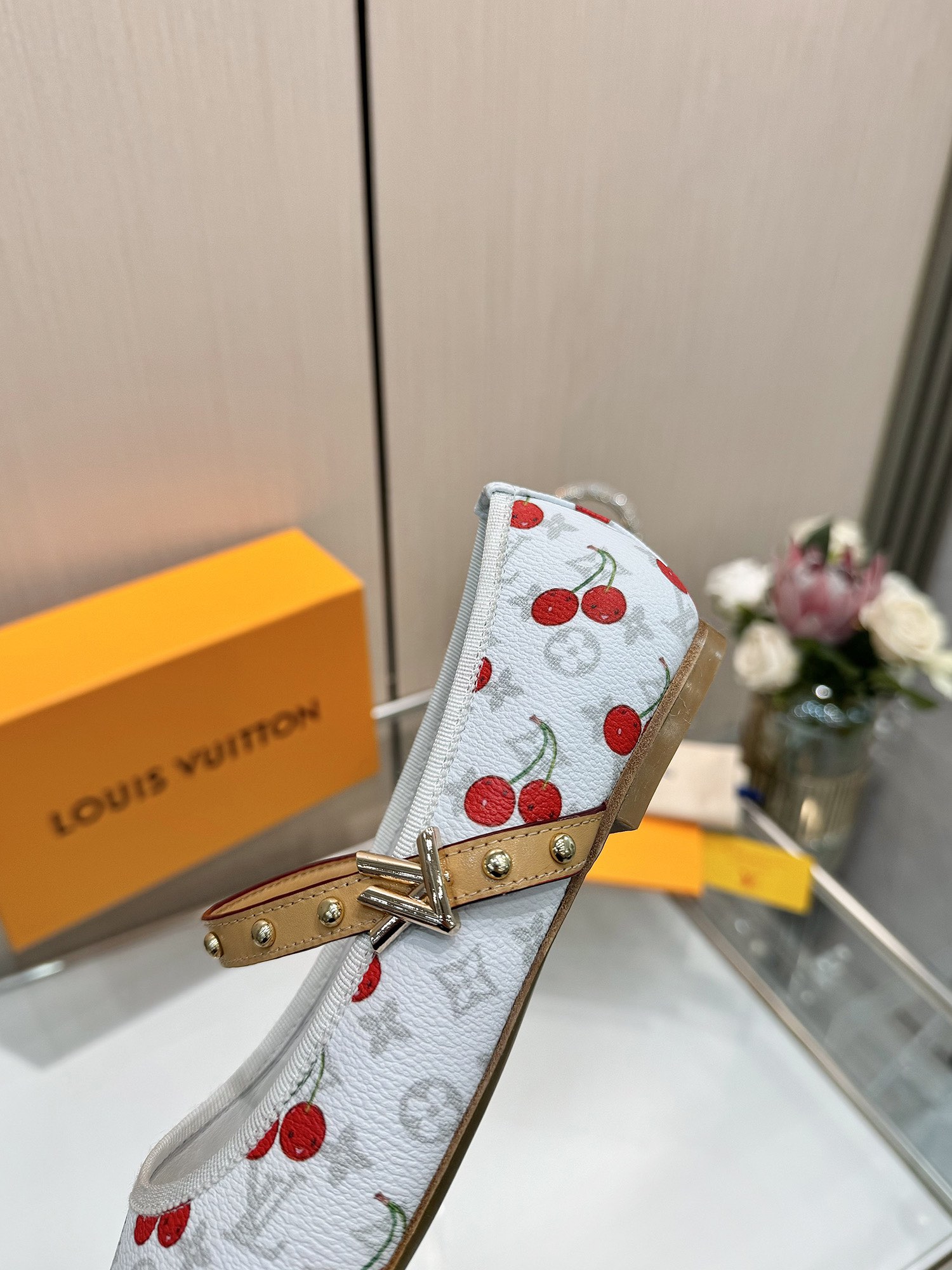 [TOP] Louis Vuitton LV Cherry Flats - 4 Colour