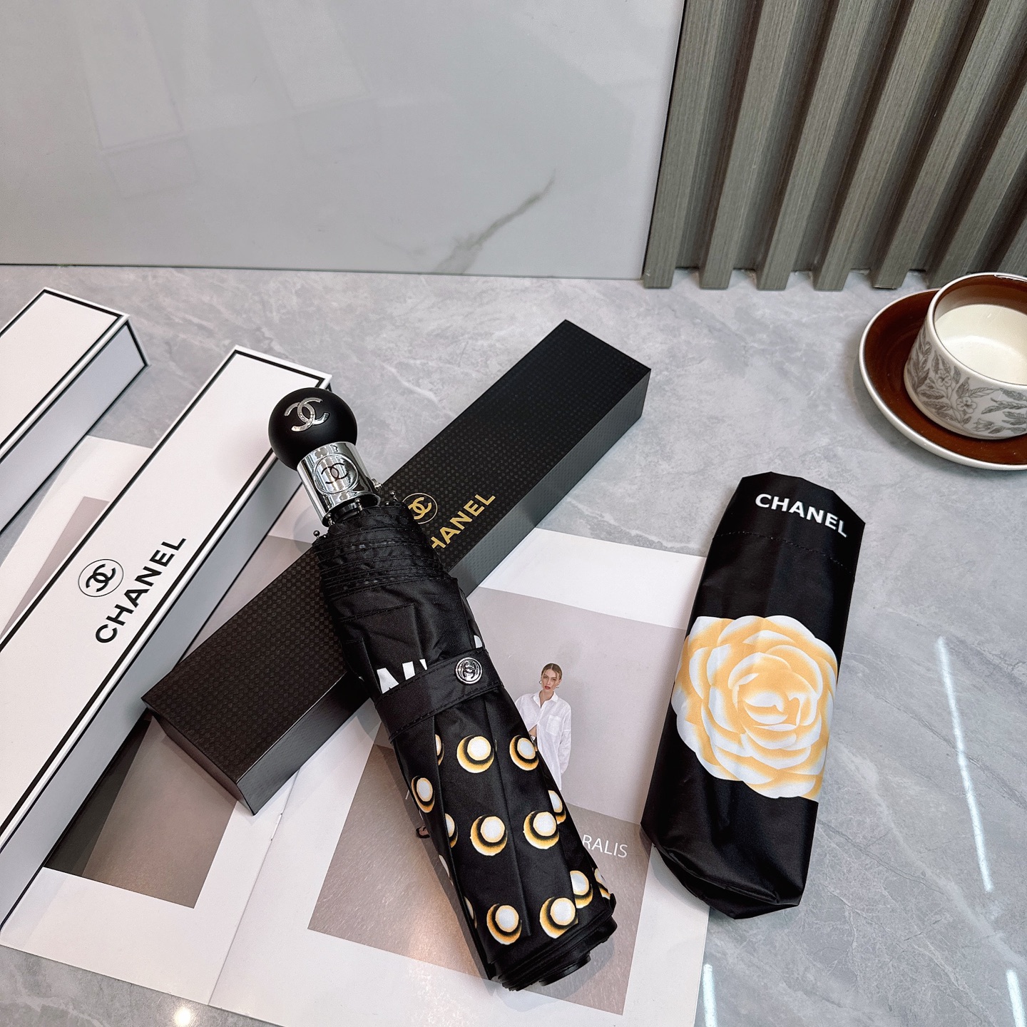 [TOP] CHANEL Umbrella - Black