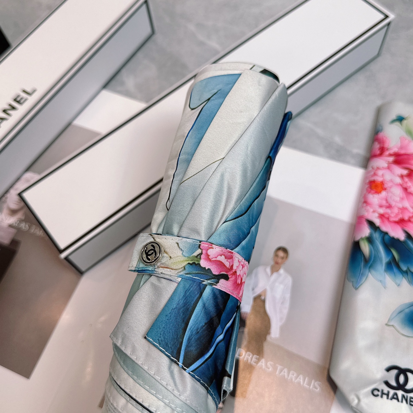 [TOP] CHANEL Umbrella - White