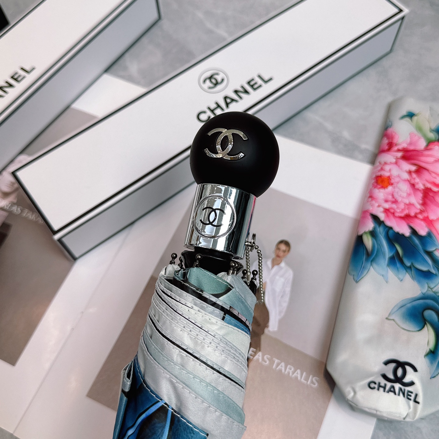 [TOP] CHANEL Umbrella - White