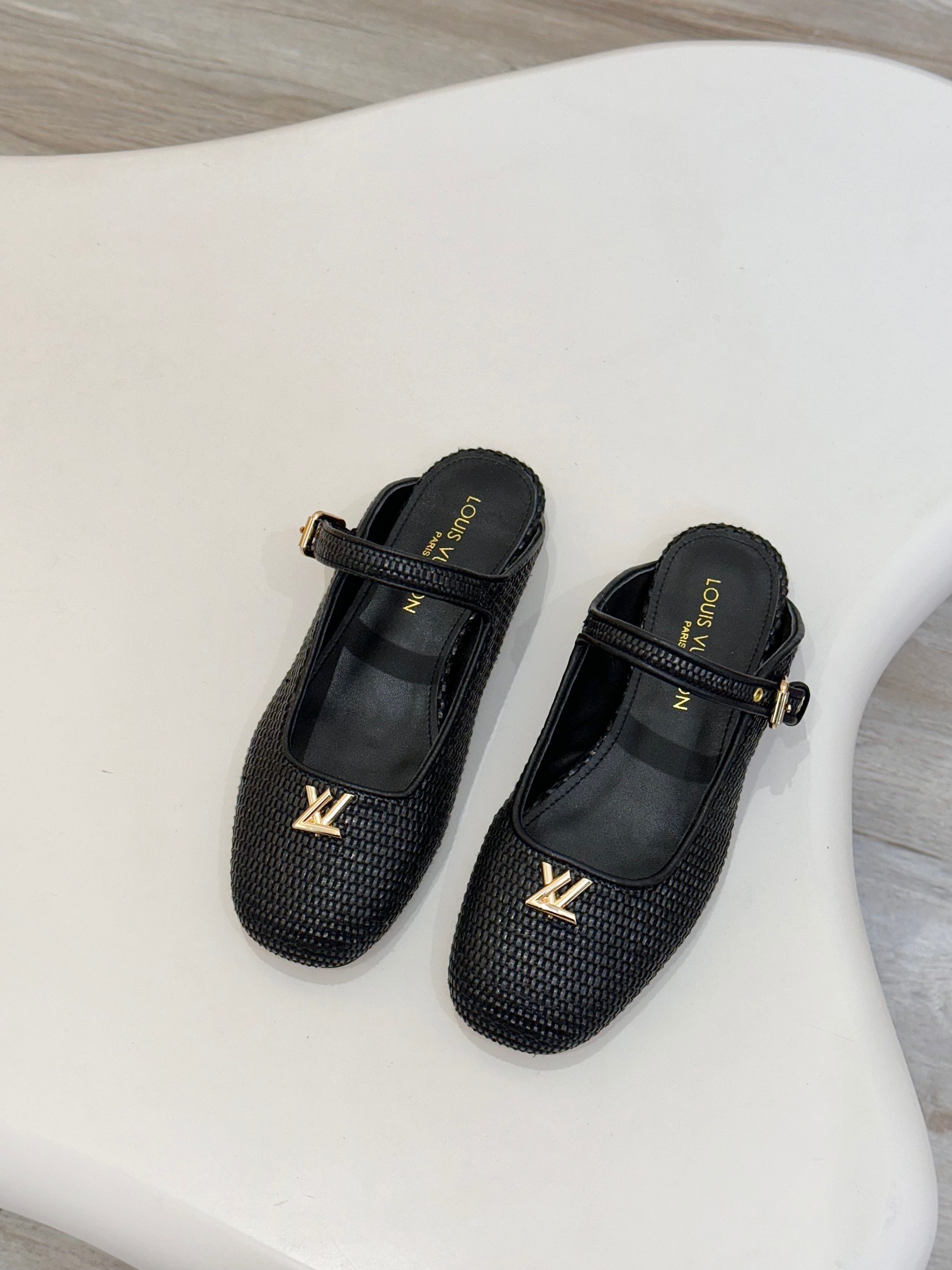 [TOP] Louis Vuitton LV Weaving Slippers - 2 Colour