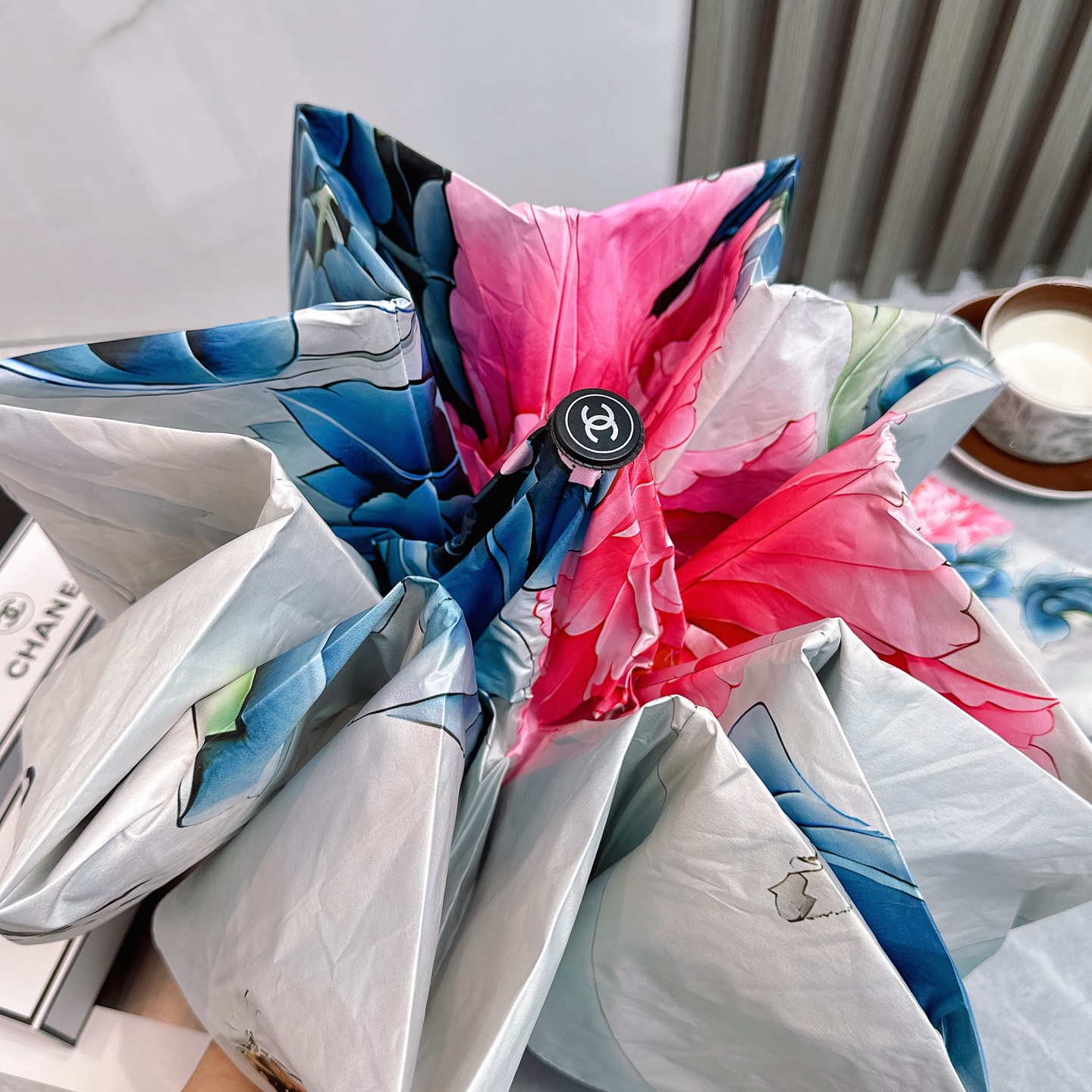 [TOP] CHANEL Umbrella - White