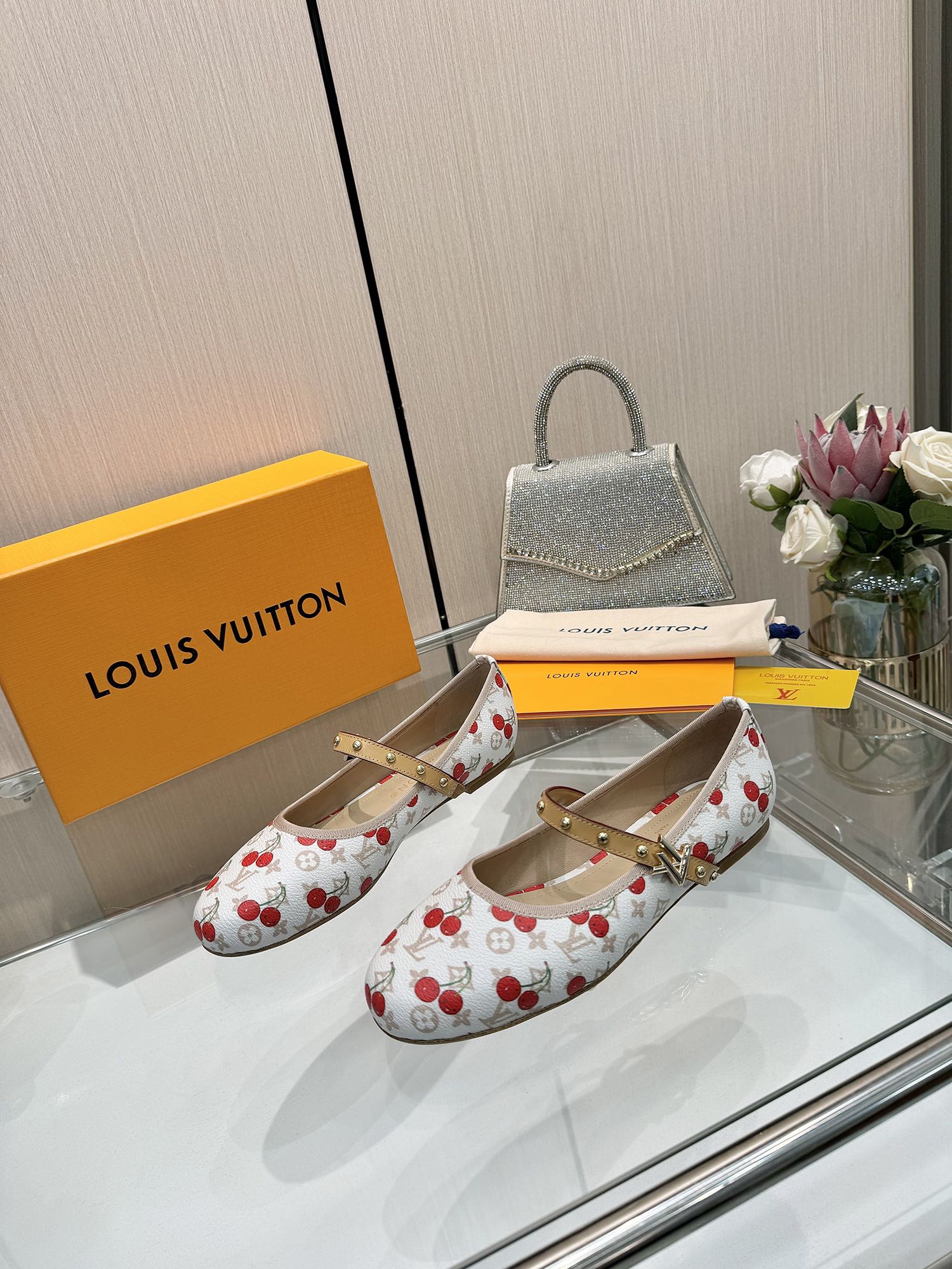 [TOP] Louis Vuitton LV Cherry Flats - 4 Colour