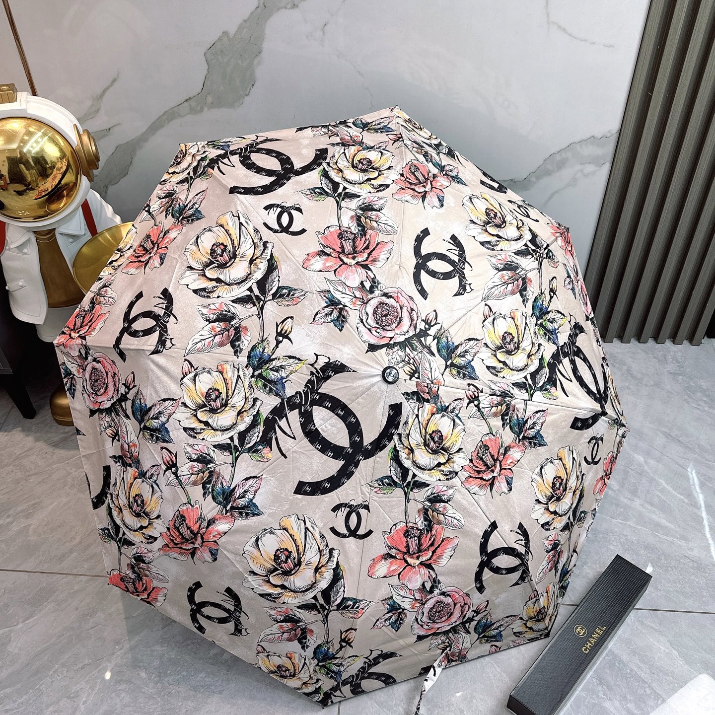 [TOP] CHANEL Umbrella - Apricot