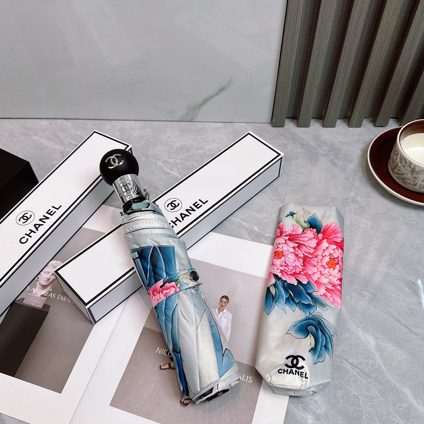 [TOP] CHANEL Umbrella - White