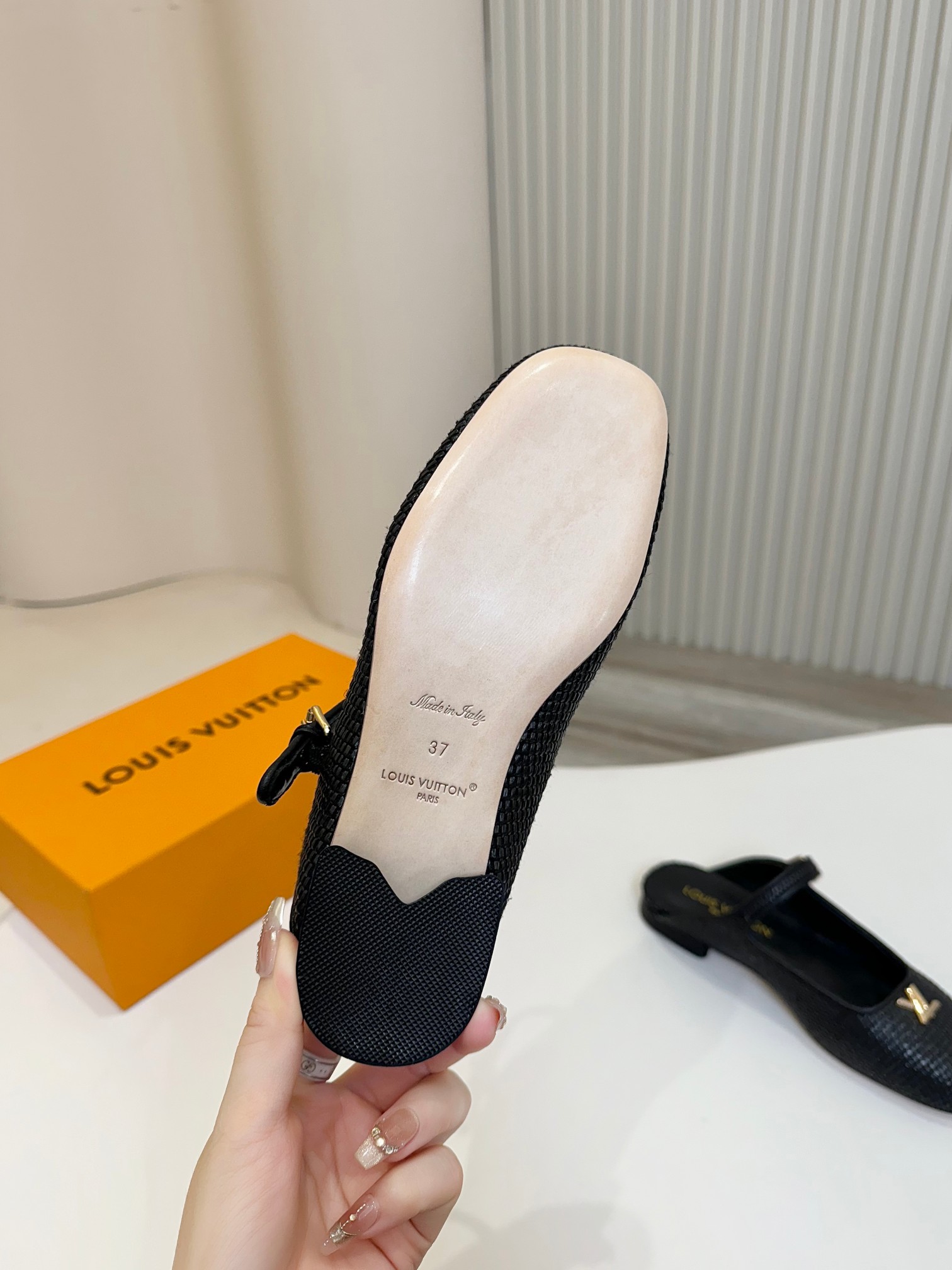 [TOP] Louis Vuitton LV Weaving Slippers - 2 Colour