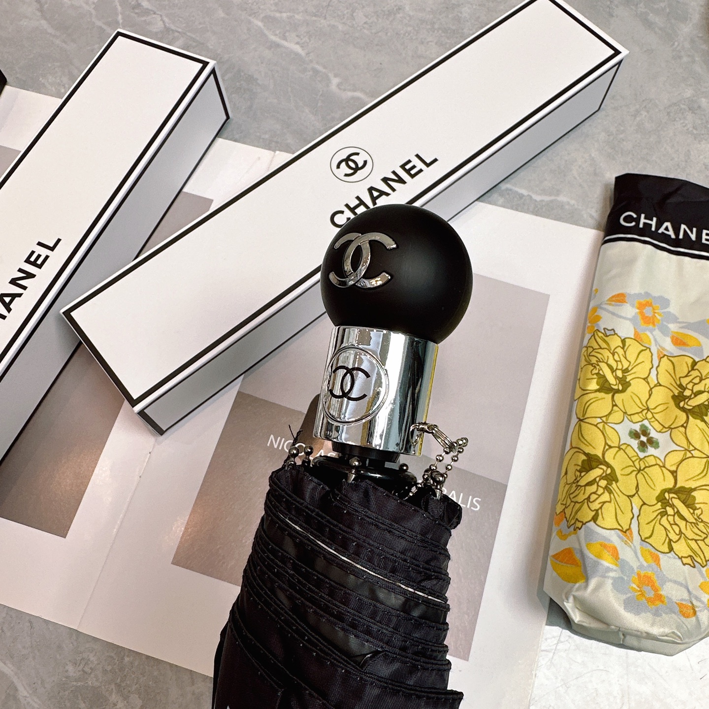 [TOP] CHANEL Umbrella - White