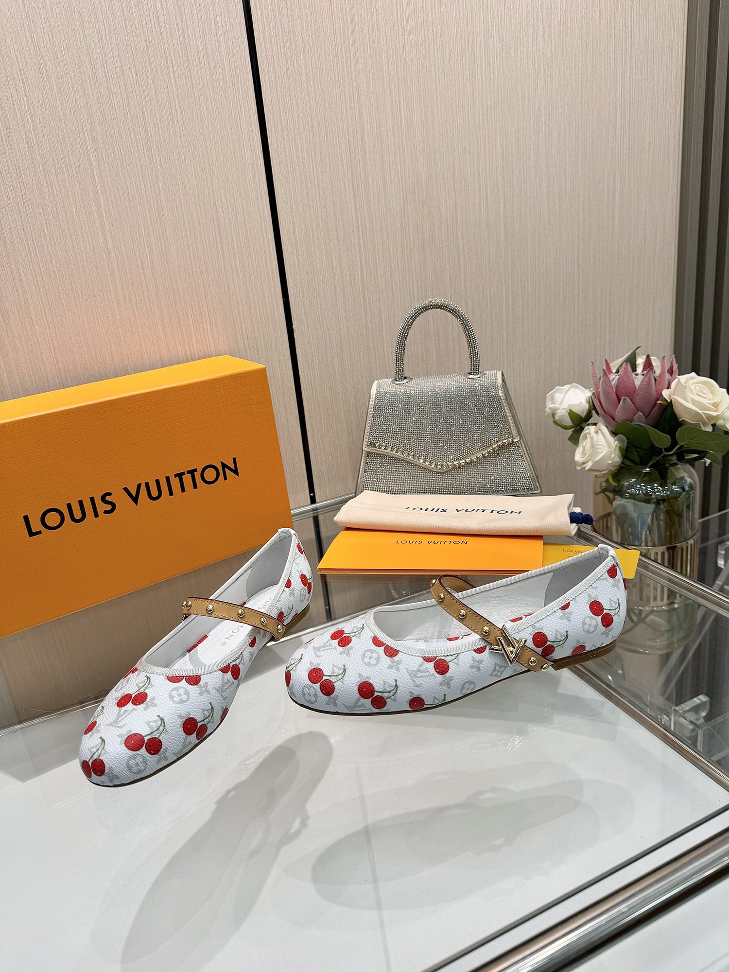 [TOP] Louis Vuitton LV Cherry Flats - 4 Colour