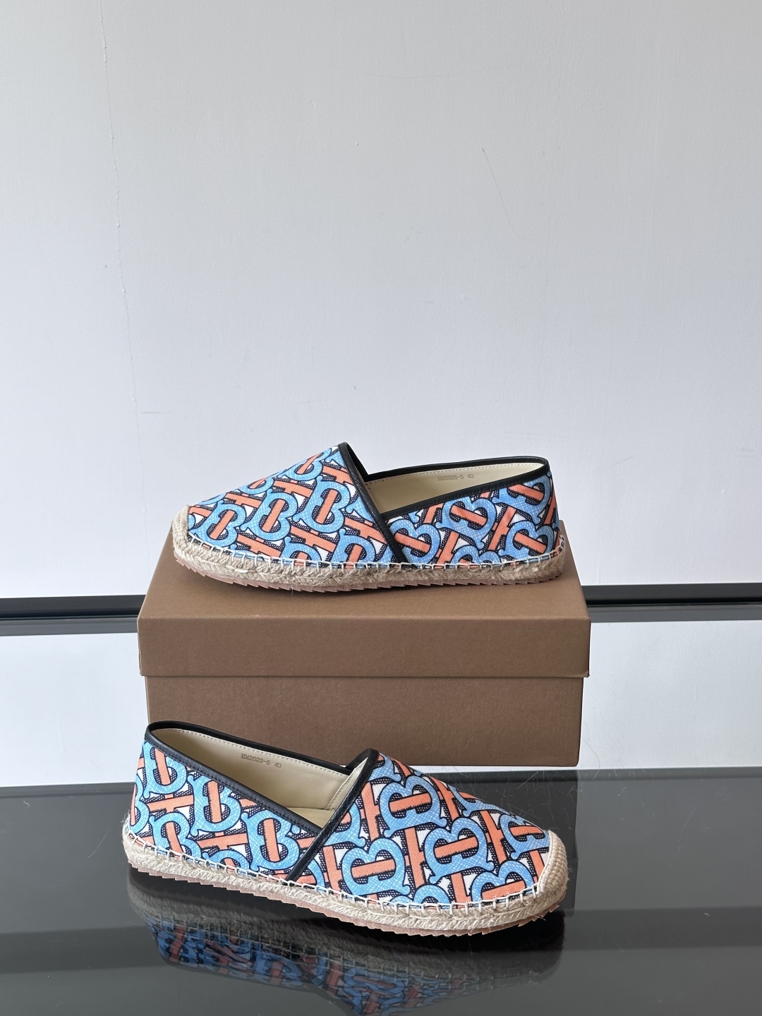 [TOP] BURBERRY Casual Shoes - 2 Colors