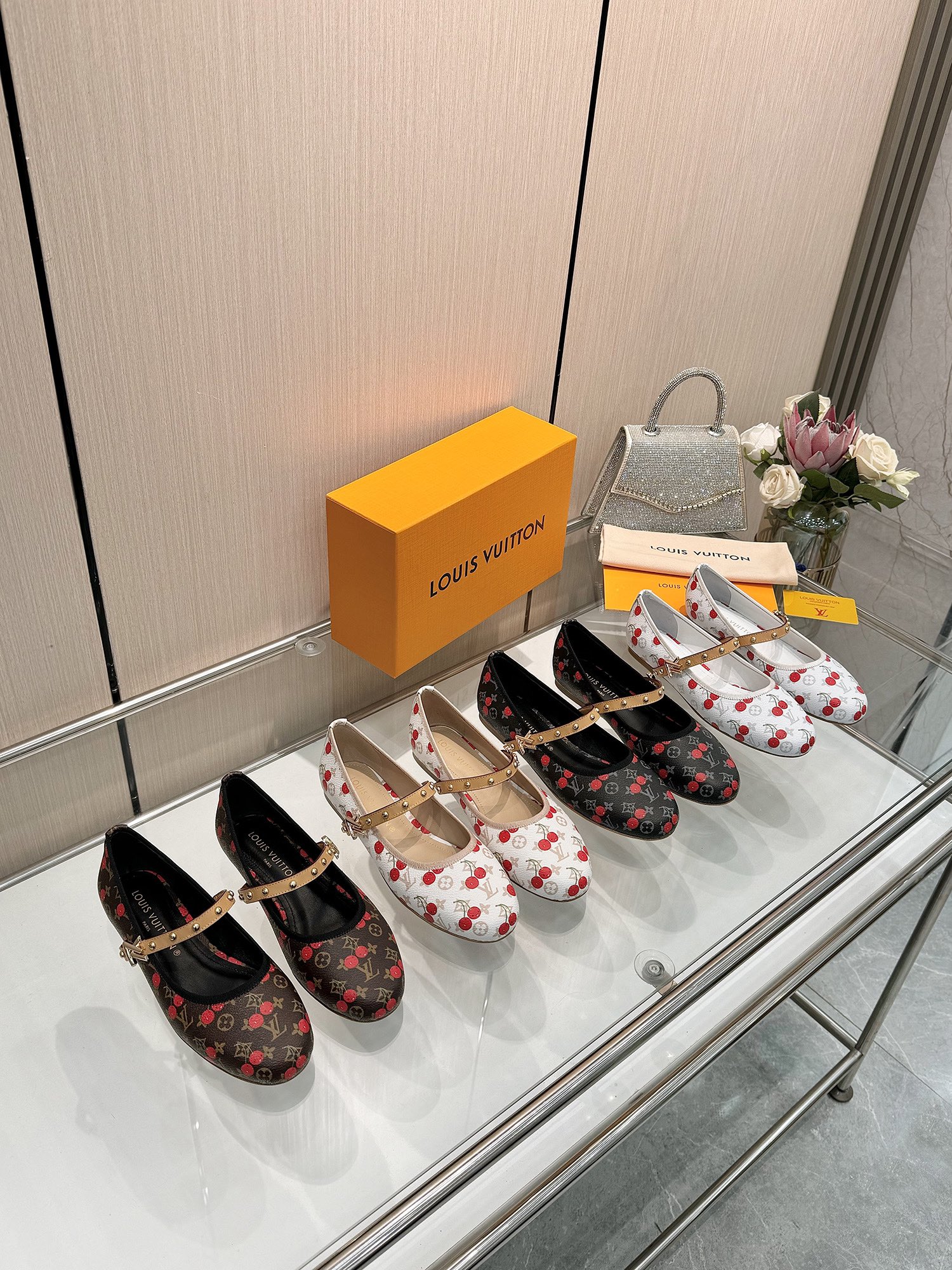 [TOP] Louis Vuitton LV Cherry Flats - 4 Colour