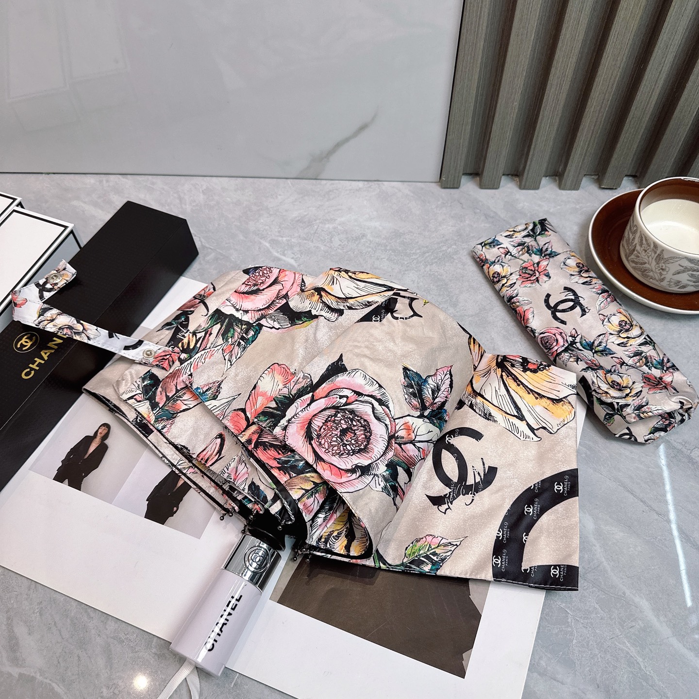 [TOP] CHANEL Umbrella - Apricot