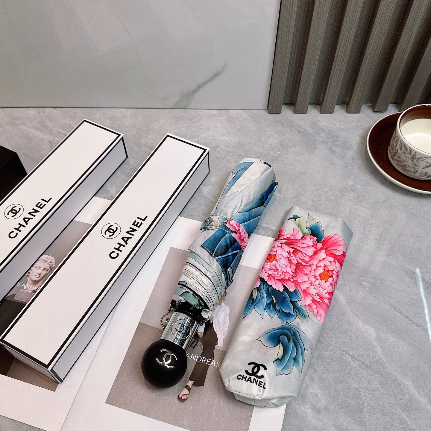 [TOP] CHANEL Umbrella - White