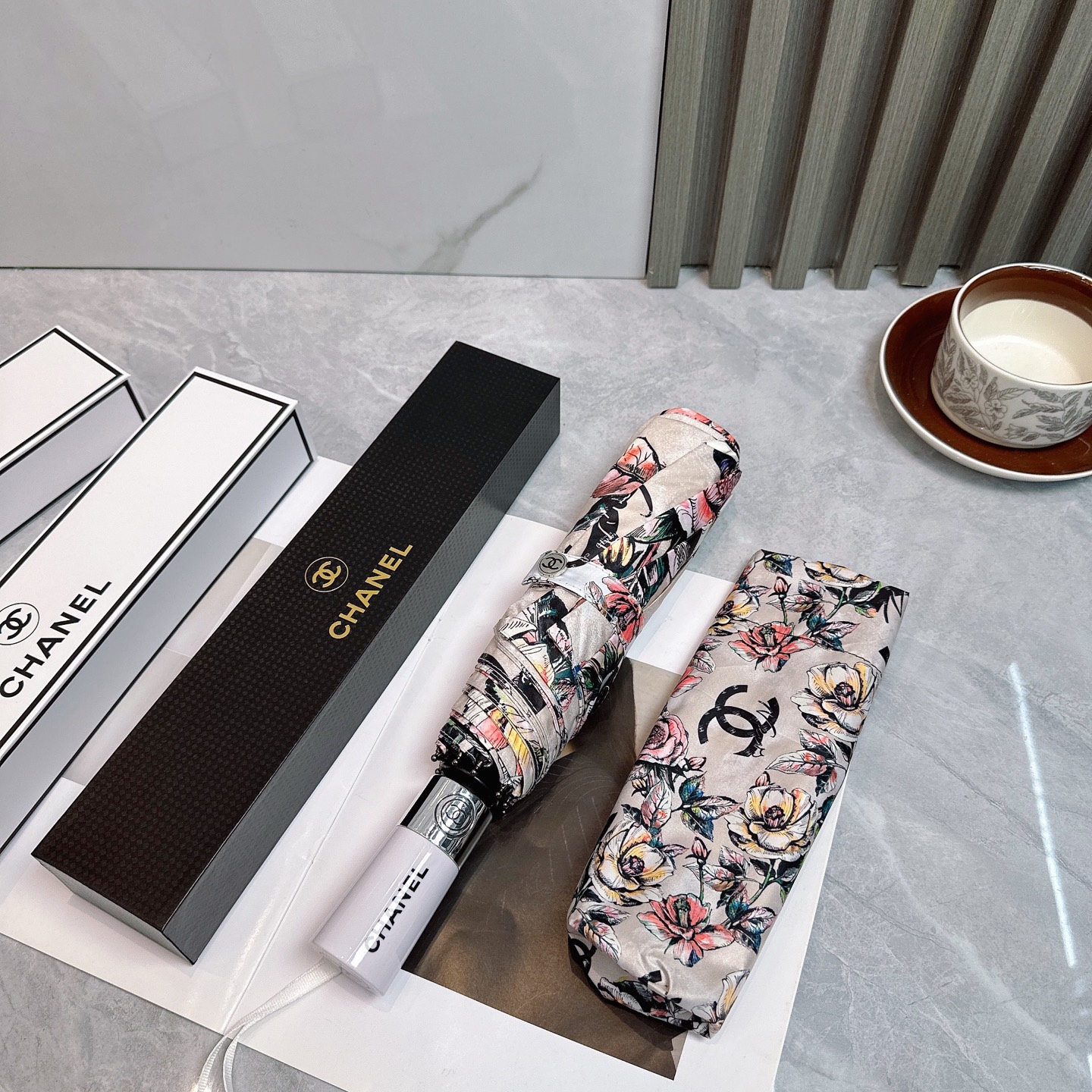 [TOP] CHANEL Umbrella - Apricot