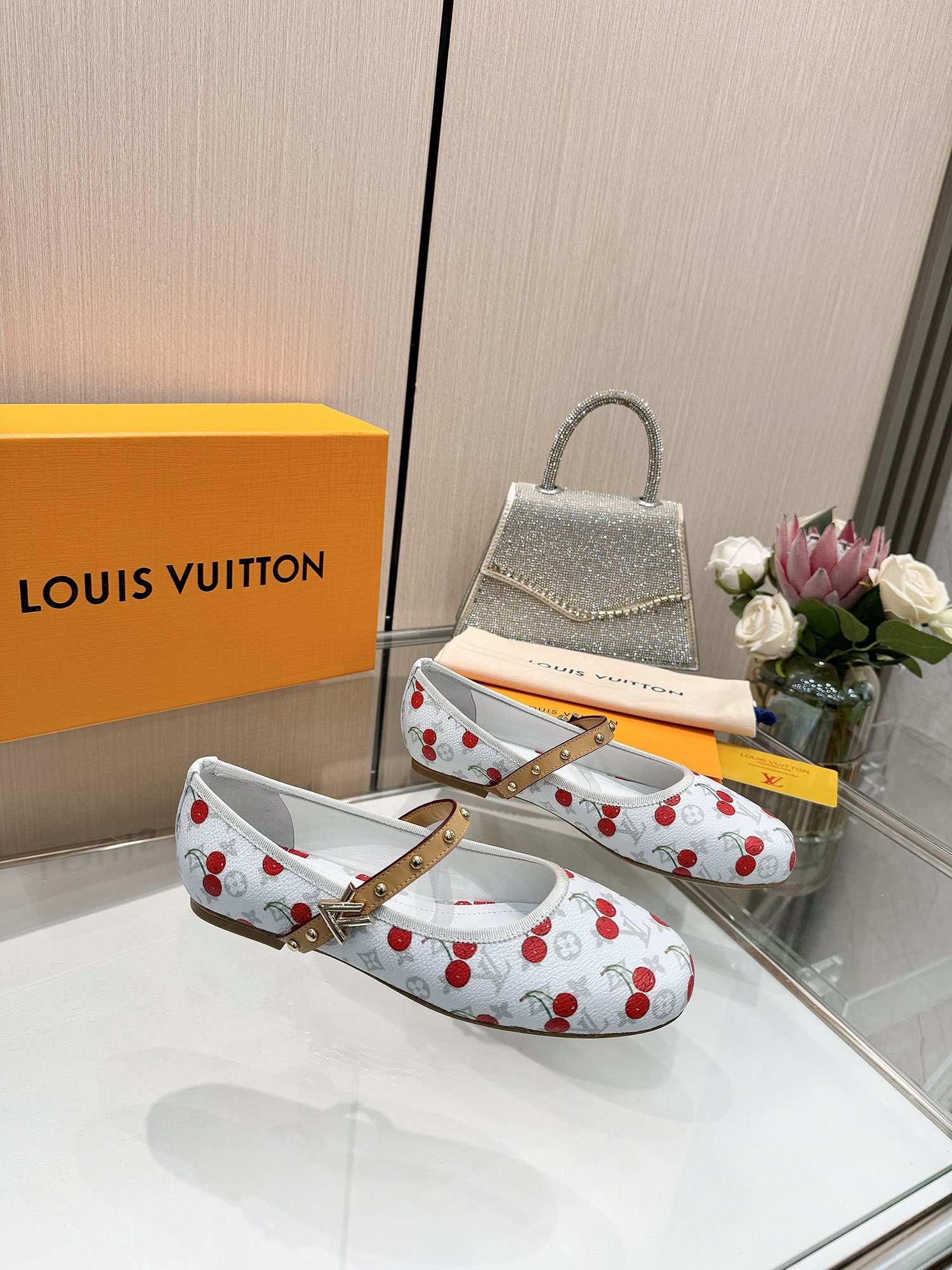 [TOP] Louis Vuitton LV Cherry Flats - 4 Colour