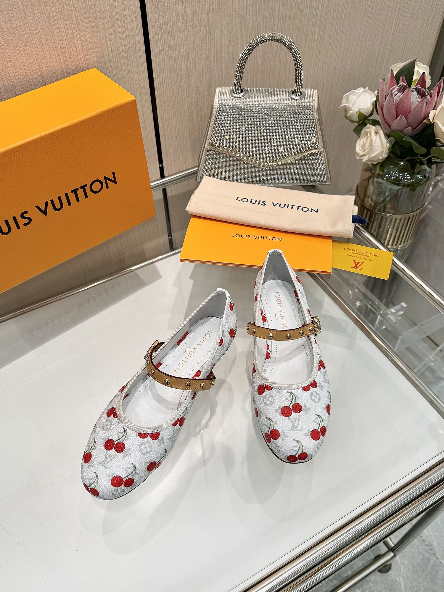 [TOP] Louis Vuitton LV Cherry Flats - 4 Colour