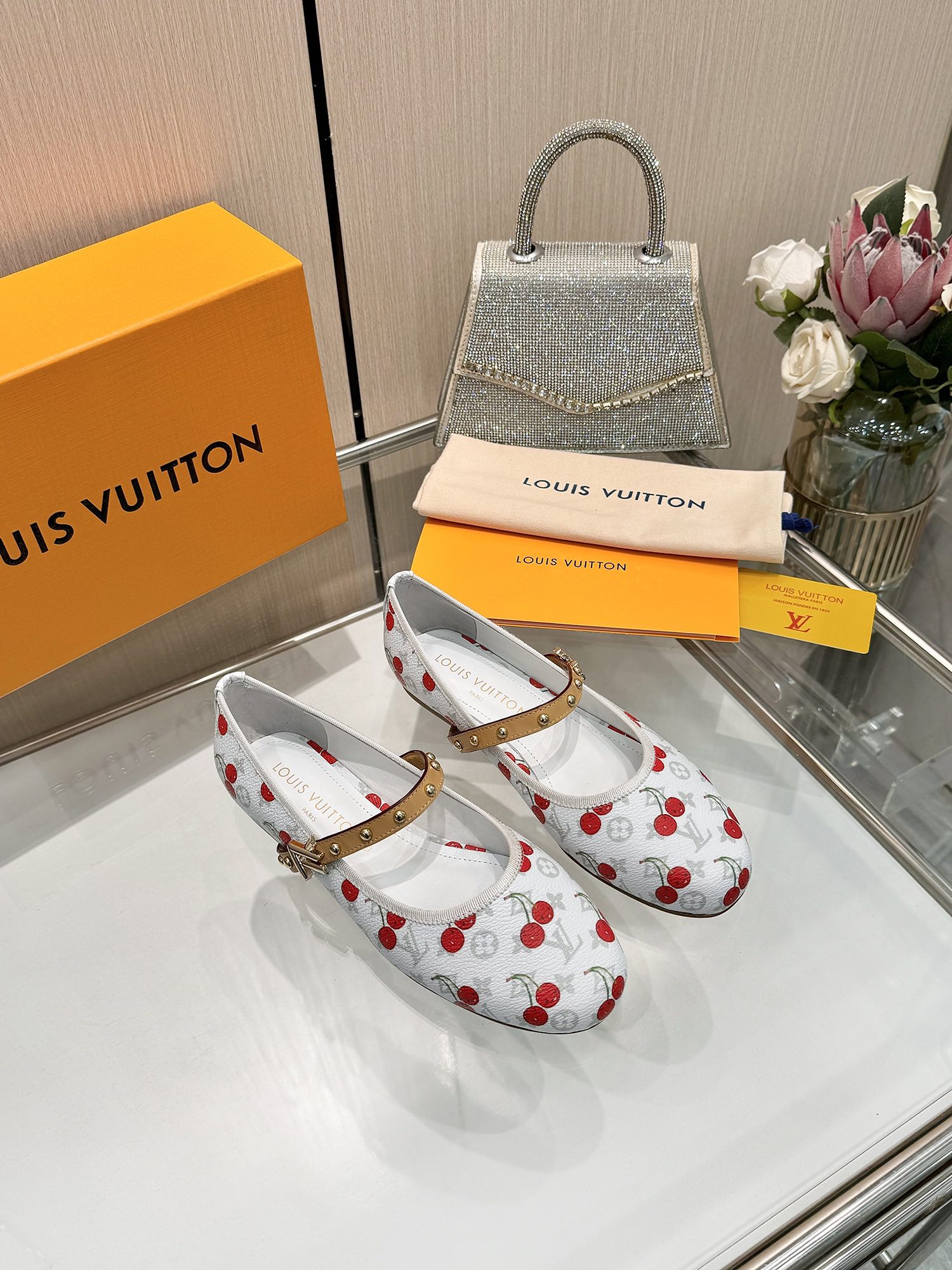 [TOP] Louis Vuitton LV Cherry Flats - 4 Colour