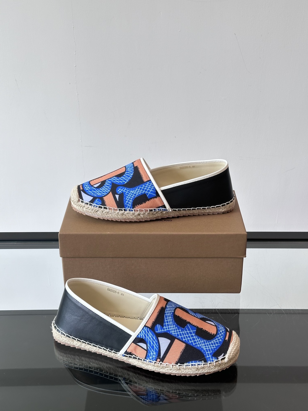 [TOP] BURBERRY Casual Shoes - 3 Colors