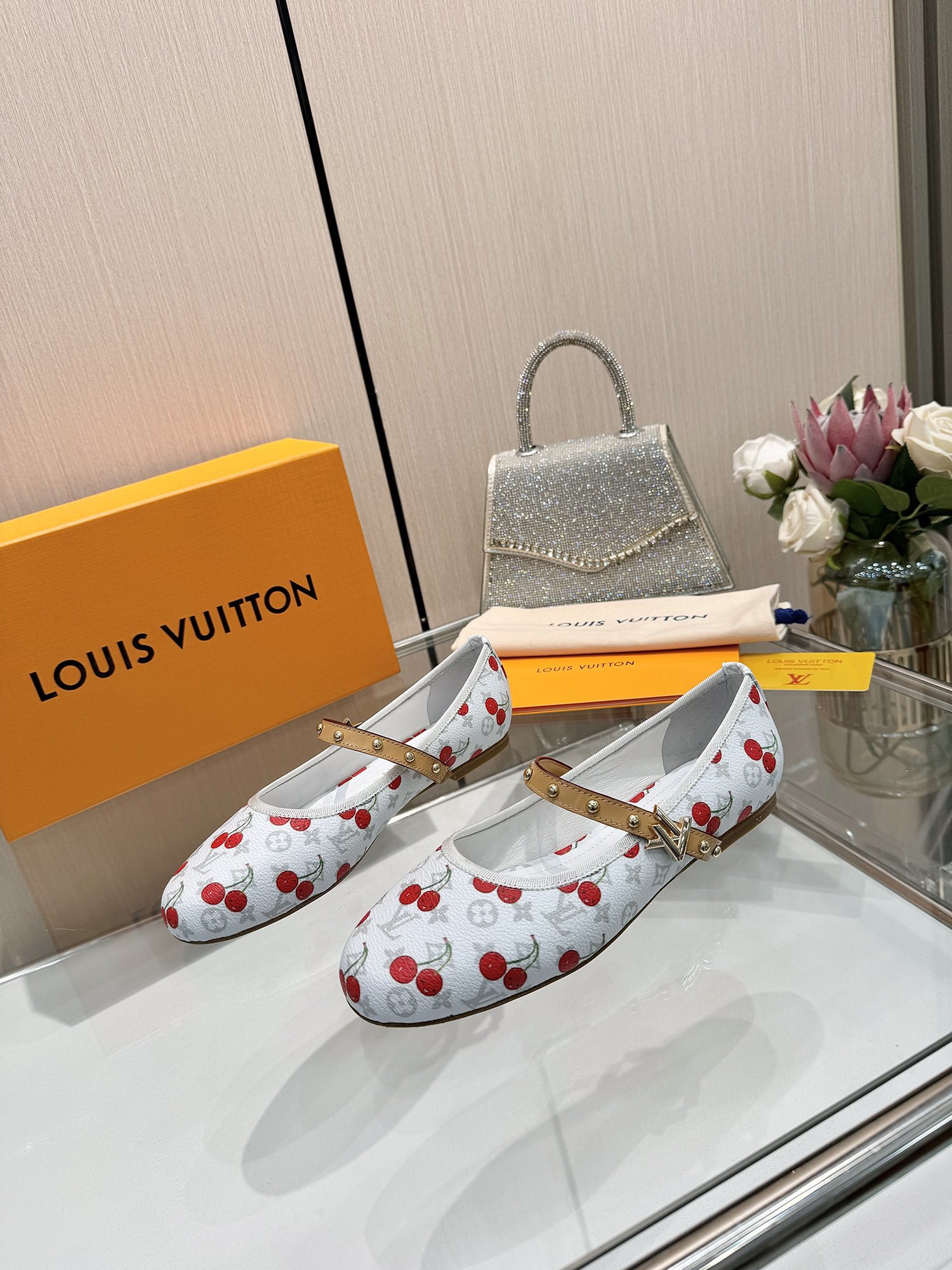 [TOP] Louis Vuitton LV Cherry Flats - 4 Colour
