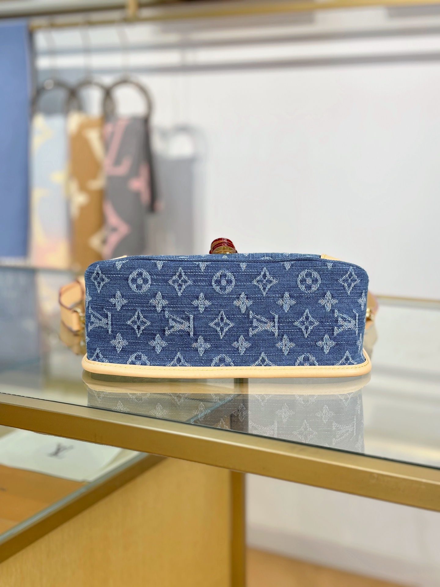 [TOP] Louis Vuitton LV Diane Bag 24x15x9cm - Denim Blue