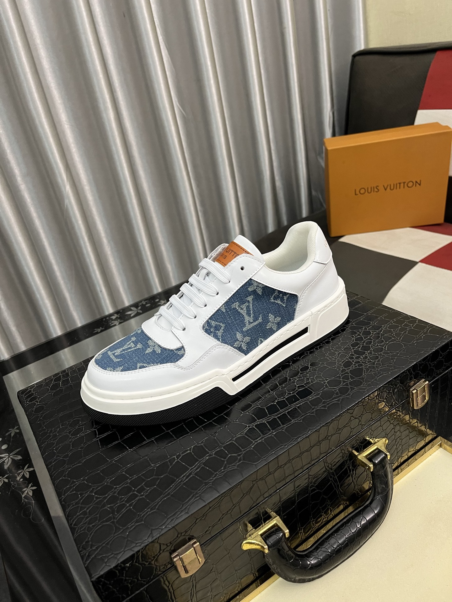 [TOP] Louis Vuitton LV Men's Casual Shoes - 2 Colors