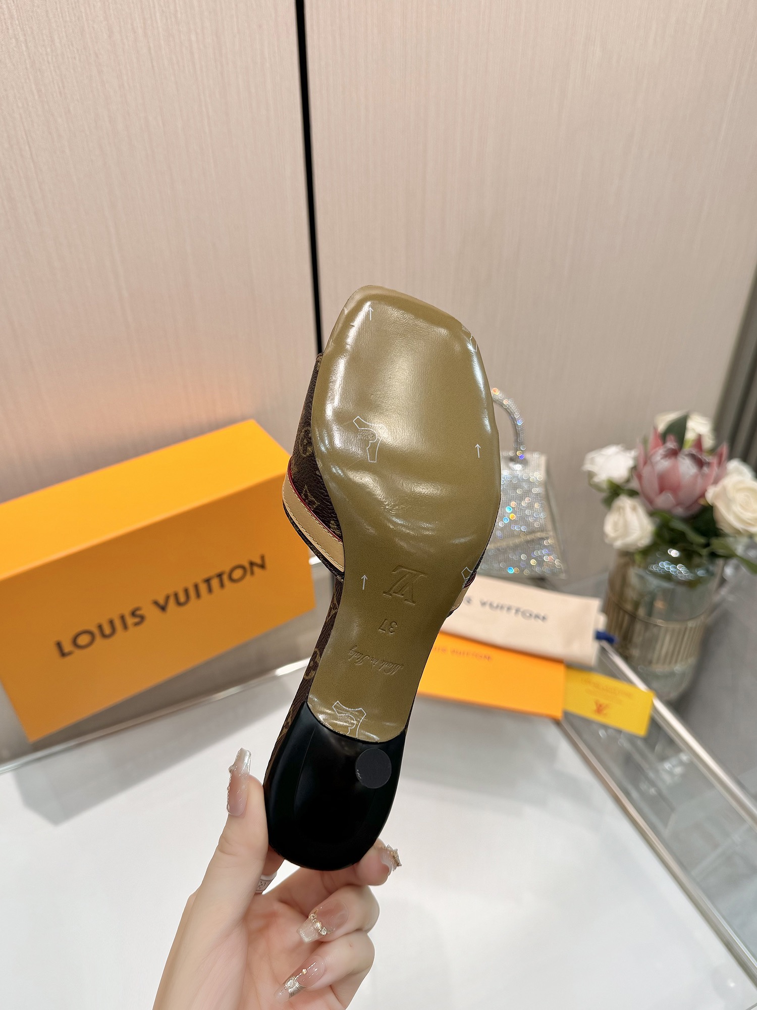 [TOP] Louis Vuitton LV Cherry Mid-Heeled Slippers - 4 Colour