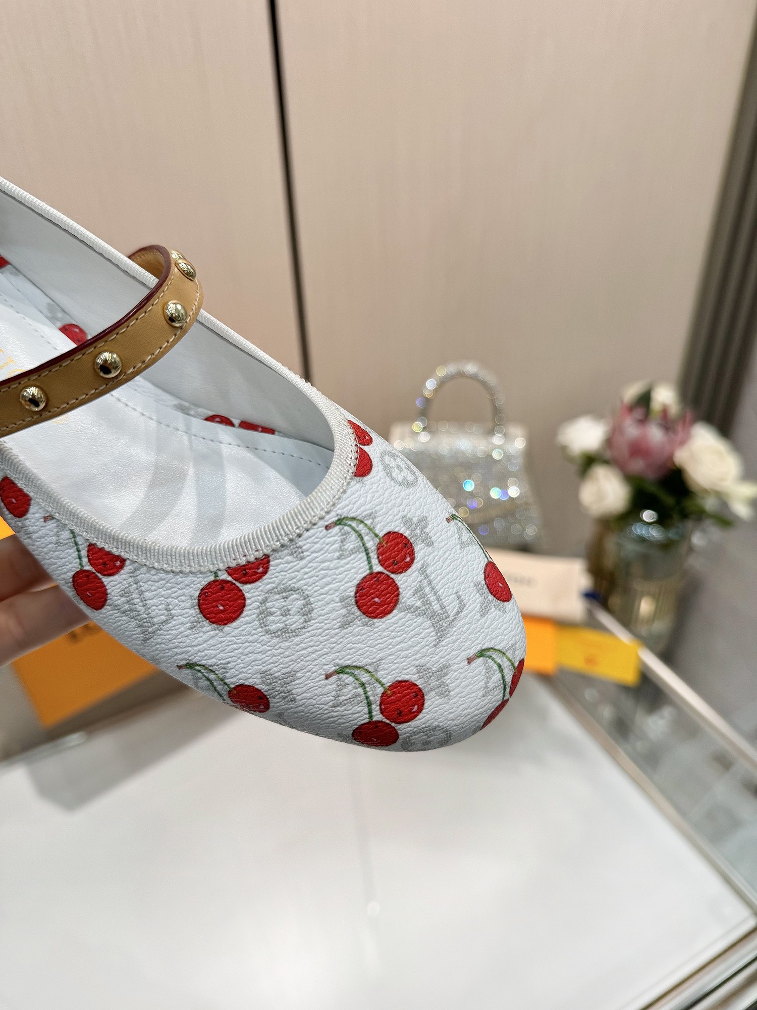 [TOP] Louis Vuitton LV Cherry Flats - 4 Colour