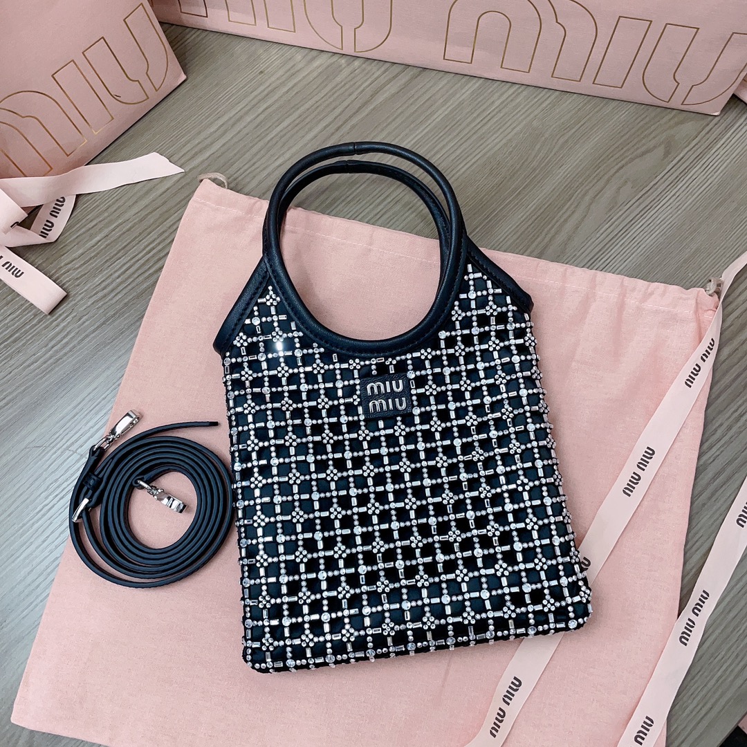 [TOP] Miu Miu Diamond Tote Bag 20 cm X 24 cm -Black
