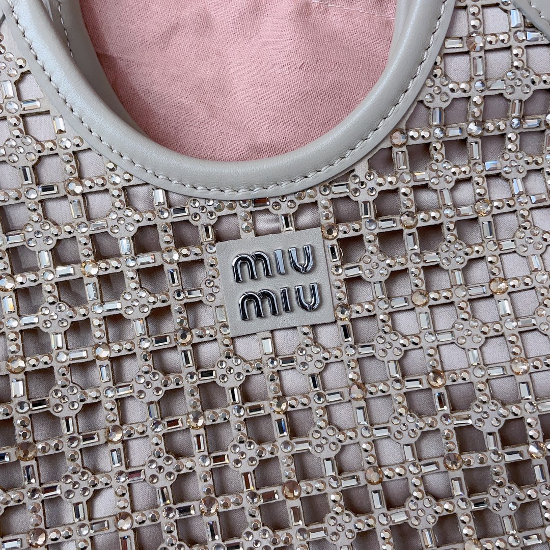 [TOP] Miu Miu Diamond Tote Bag 20 cm X 24 cm - Apricot