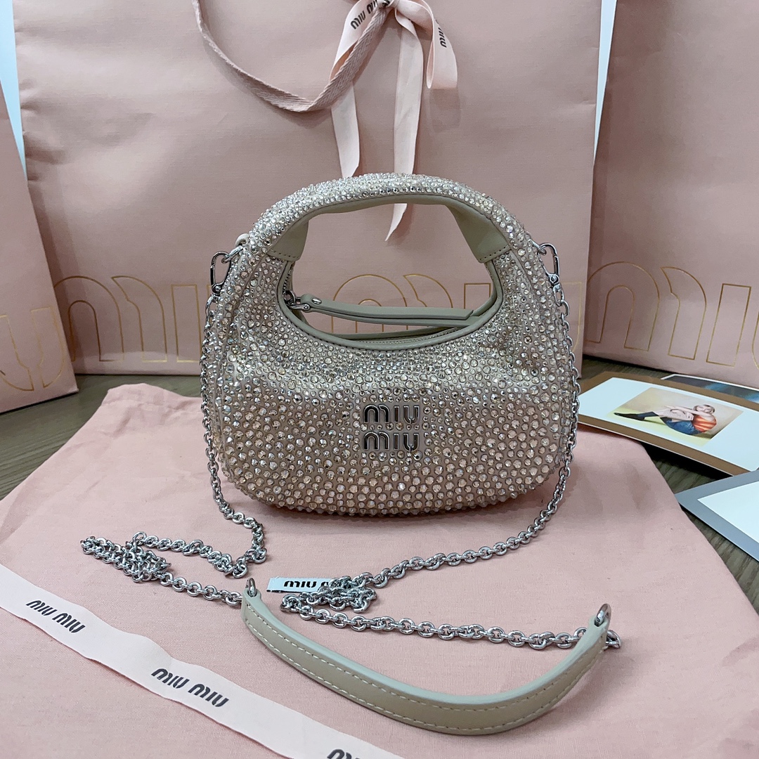[TOP] Miu Miu Diamond Clutch Bag 17cm X 10 X 6cm - 2 Colors