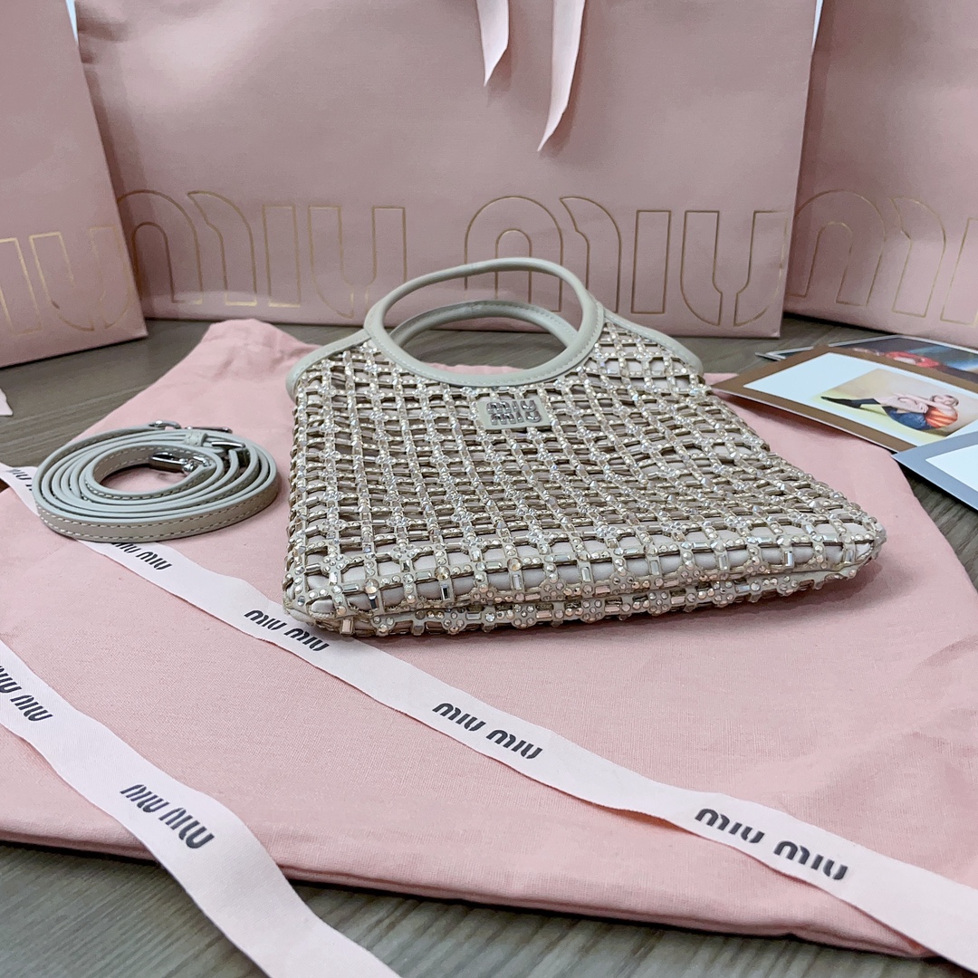 [TOP] Miu Miu Diamond Tote Bag 20 cm X 24 cm - Apricot