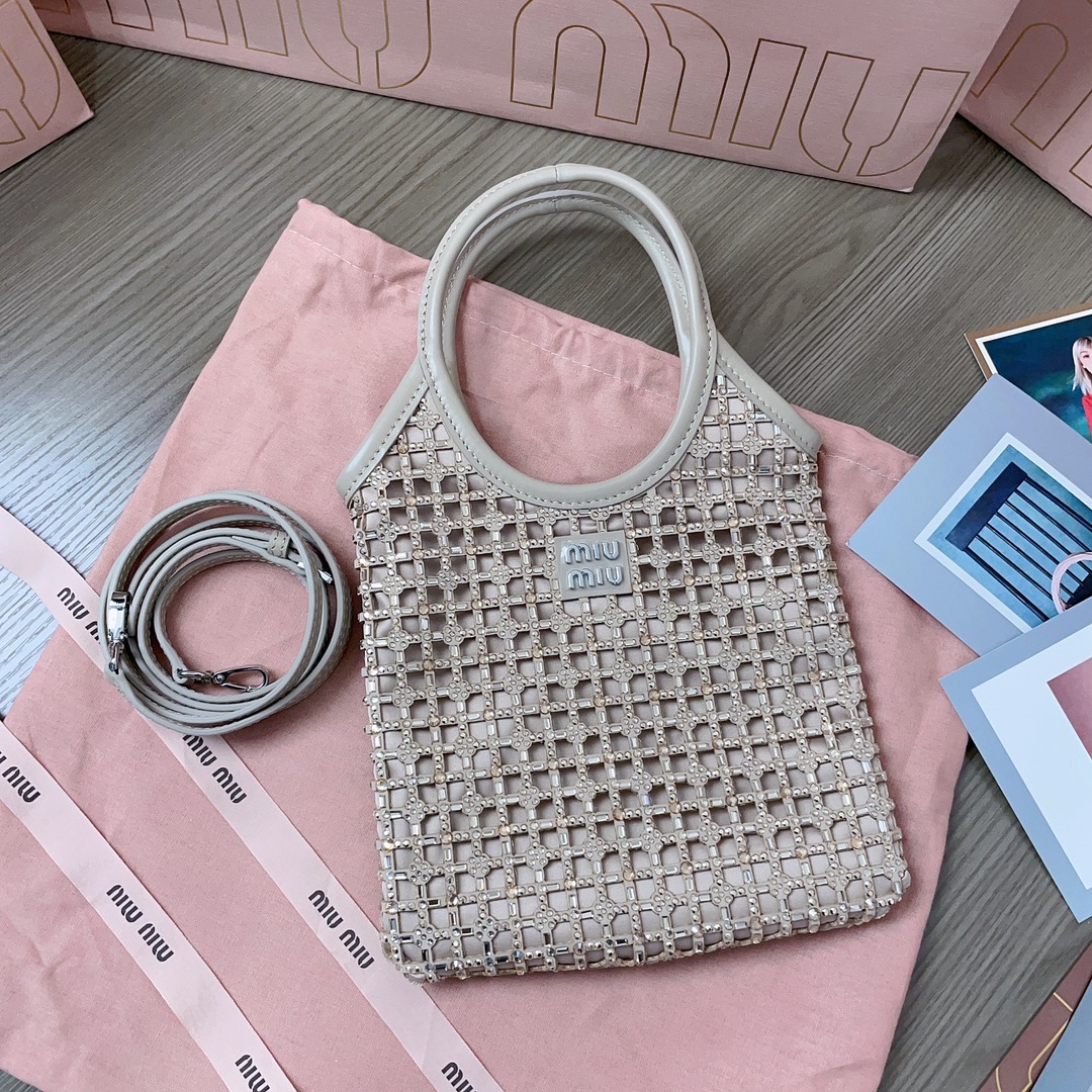 [TOP] Miu Miu Diamond Tote Bag 20 cm X 24 cm - Apricot