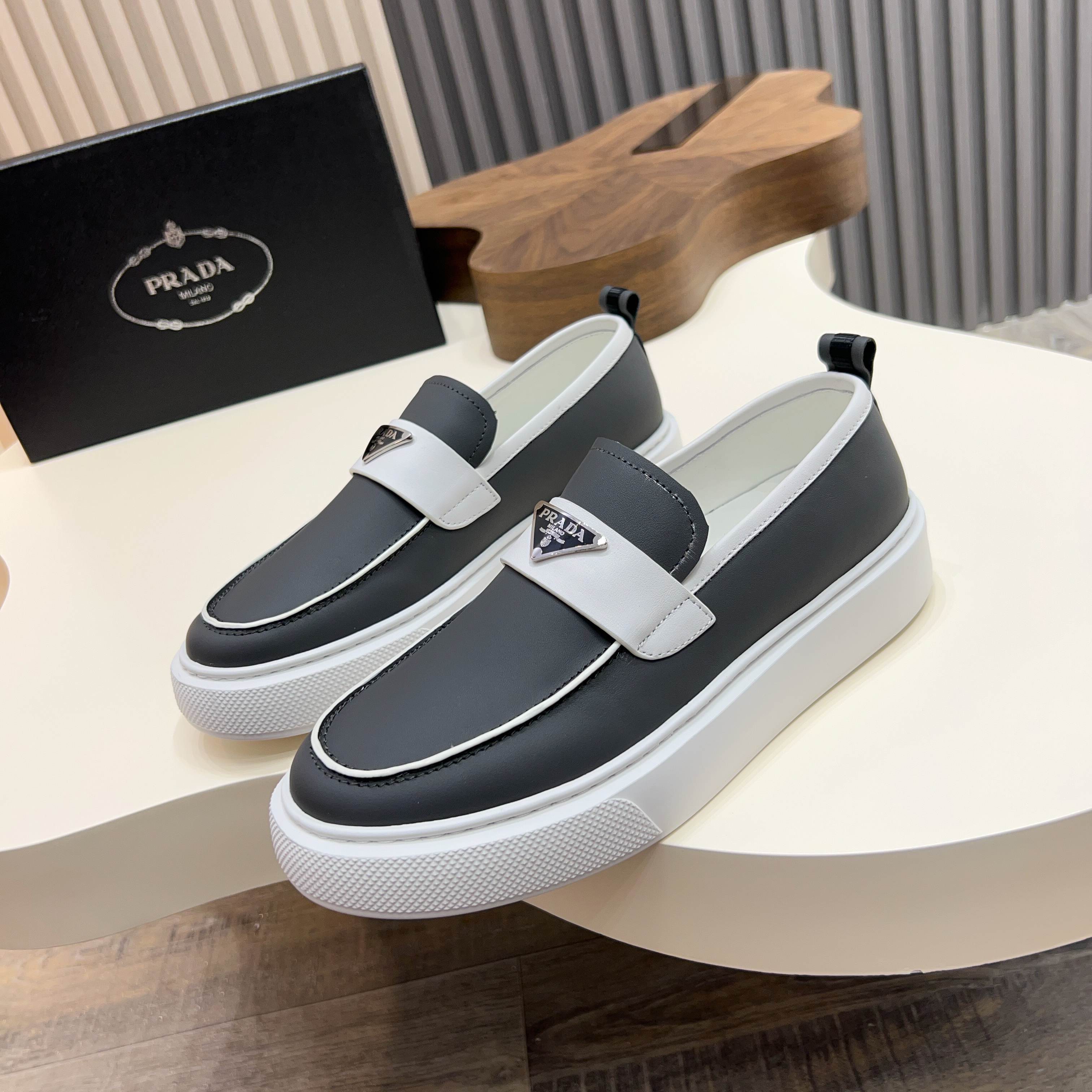 [TOP] PRADA Men's Cowhide Shoes - 3 Colors