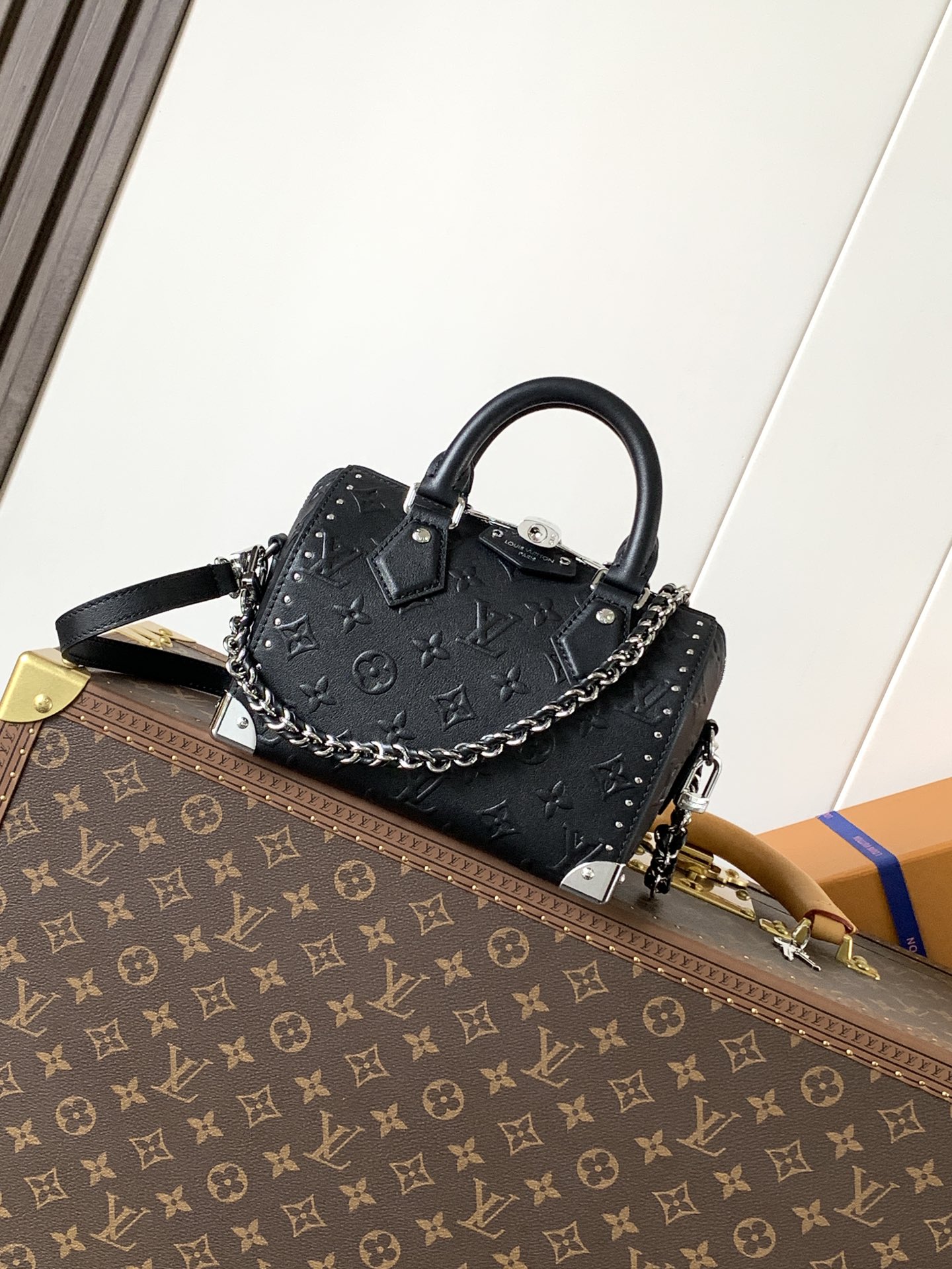 [TOP] Louis Vuitton LV Monogram Bold Speedy 20 Trunk Handbag 20.5x13.5x11cm  - Black