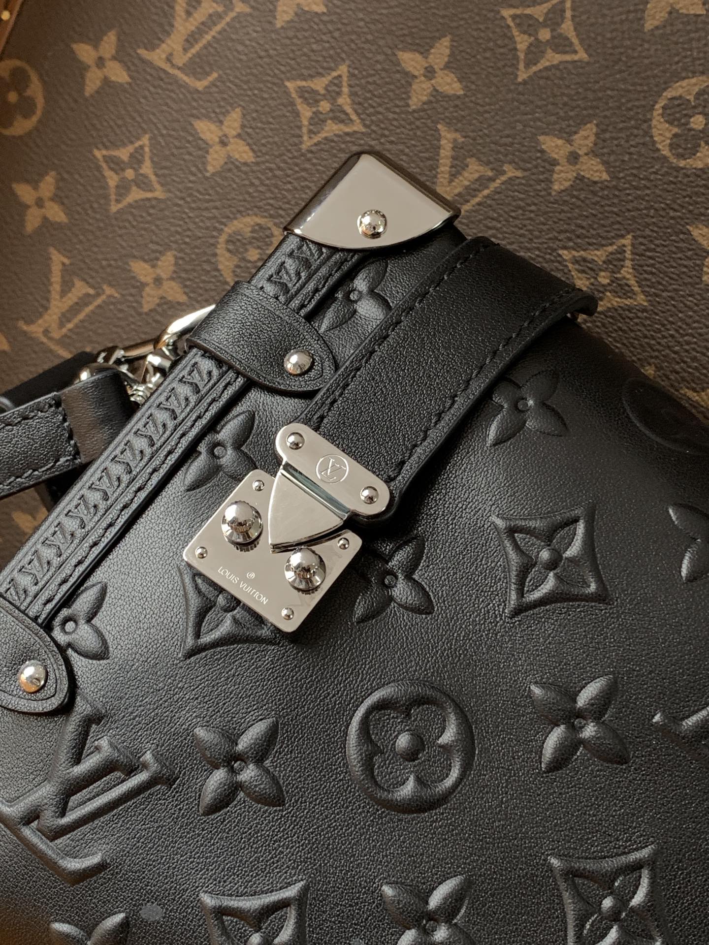 [TOP] Louis Vuitton LV Side Trunk Medium-Sized Handbag 16*8.5*23.5cm - Black