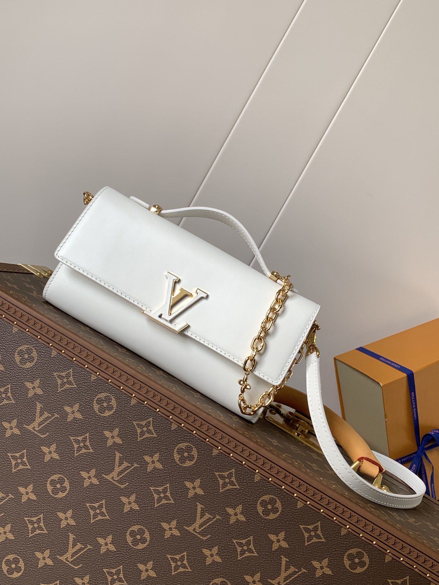 [TOP] Louis Vuitton LV Wallet On Chain Capucines Handbag 12 x 4 x 23cm - White