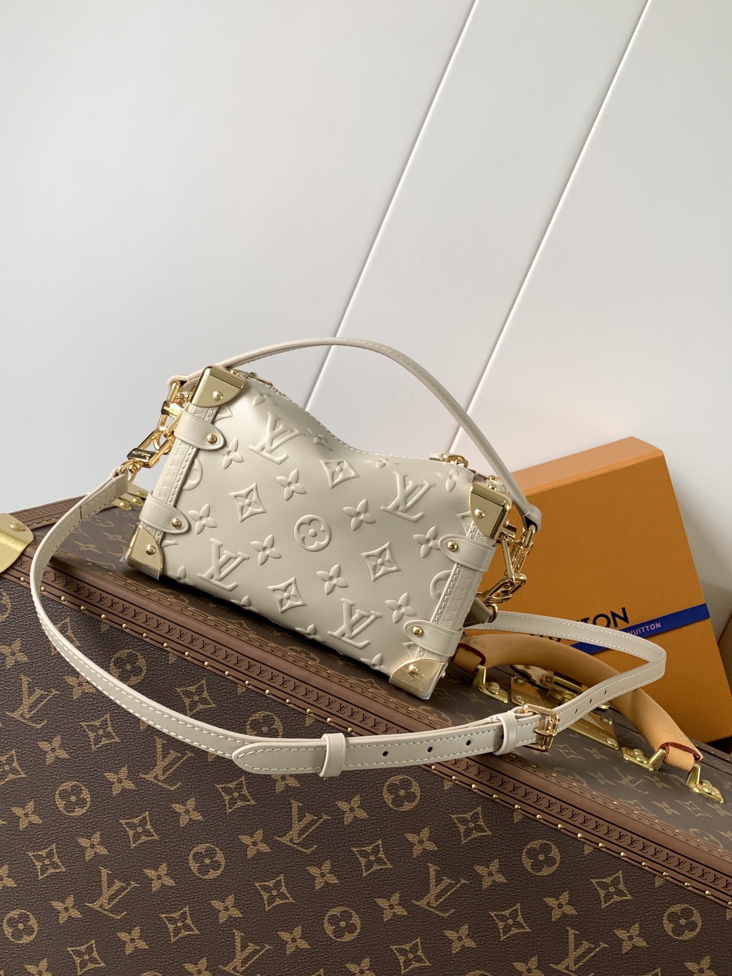 [TOP] Louis Vuitton LV Side Trunk Medium-Sized Handbag 12*7.5*19cm - Beige