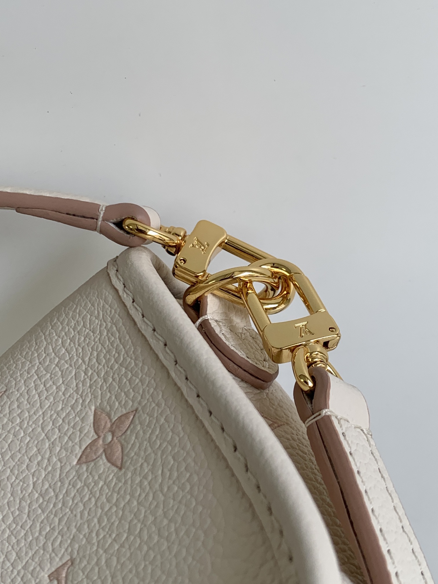 [TOP] Louis Vuitton LV Nano Diane Handbag 19 x 10.5 x 6 cm - White