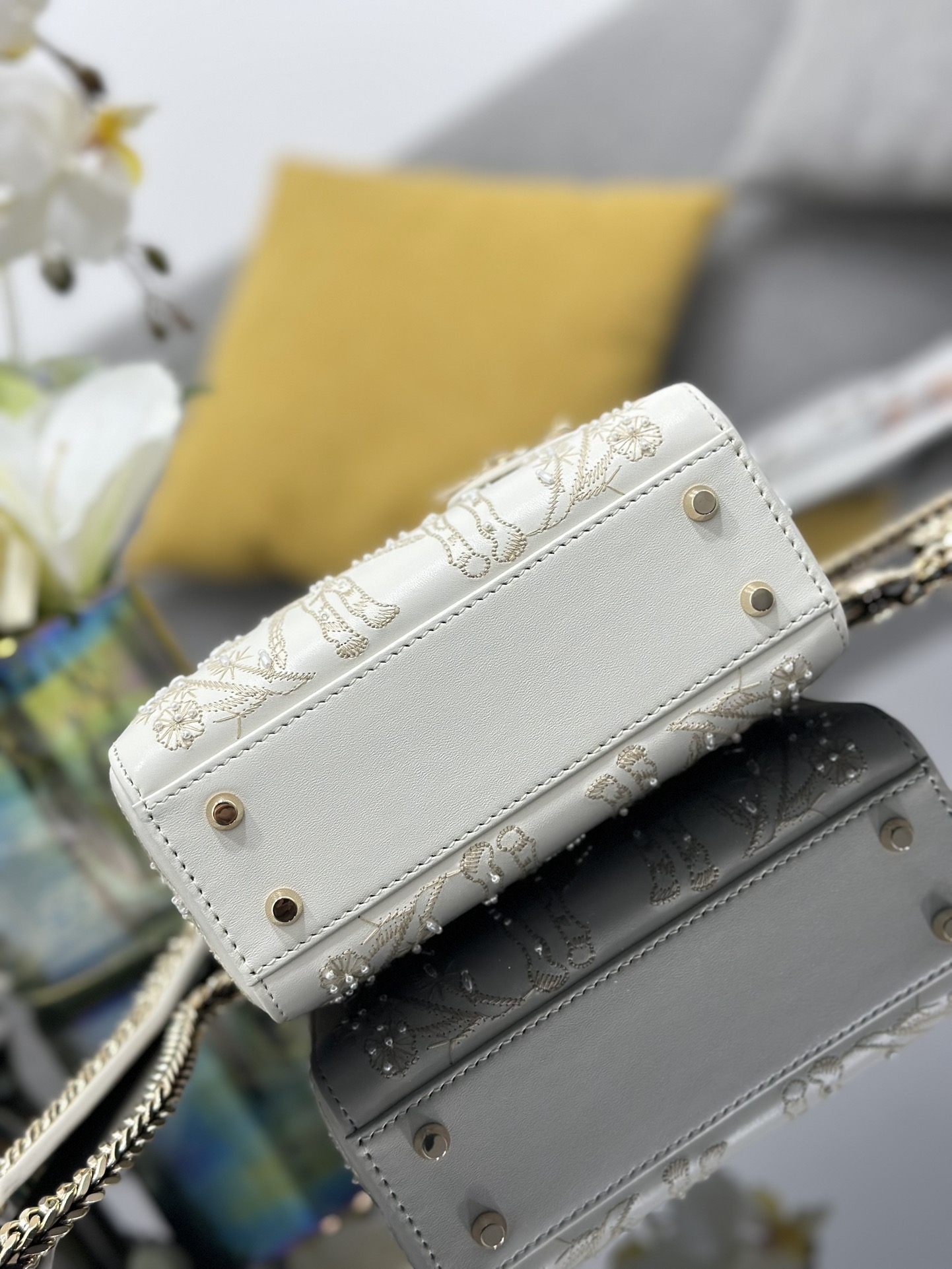 [TOP] Christian Dior Pearl Lady Christian Dior Bags 17x15x7cm/20x16.5x8cm - White