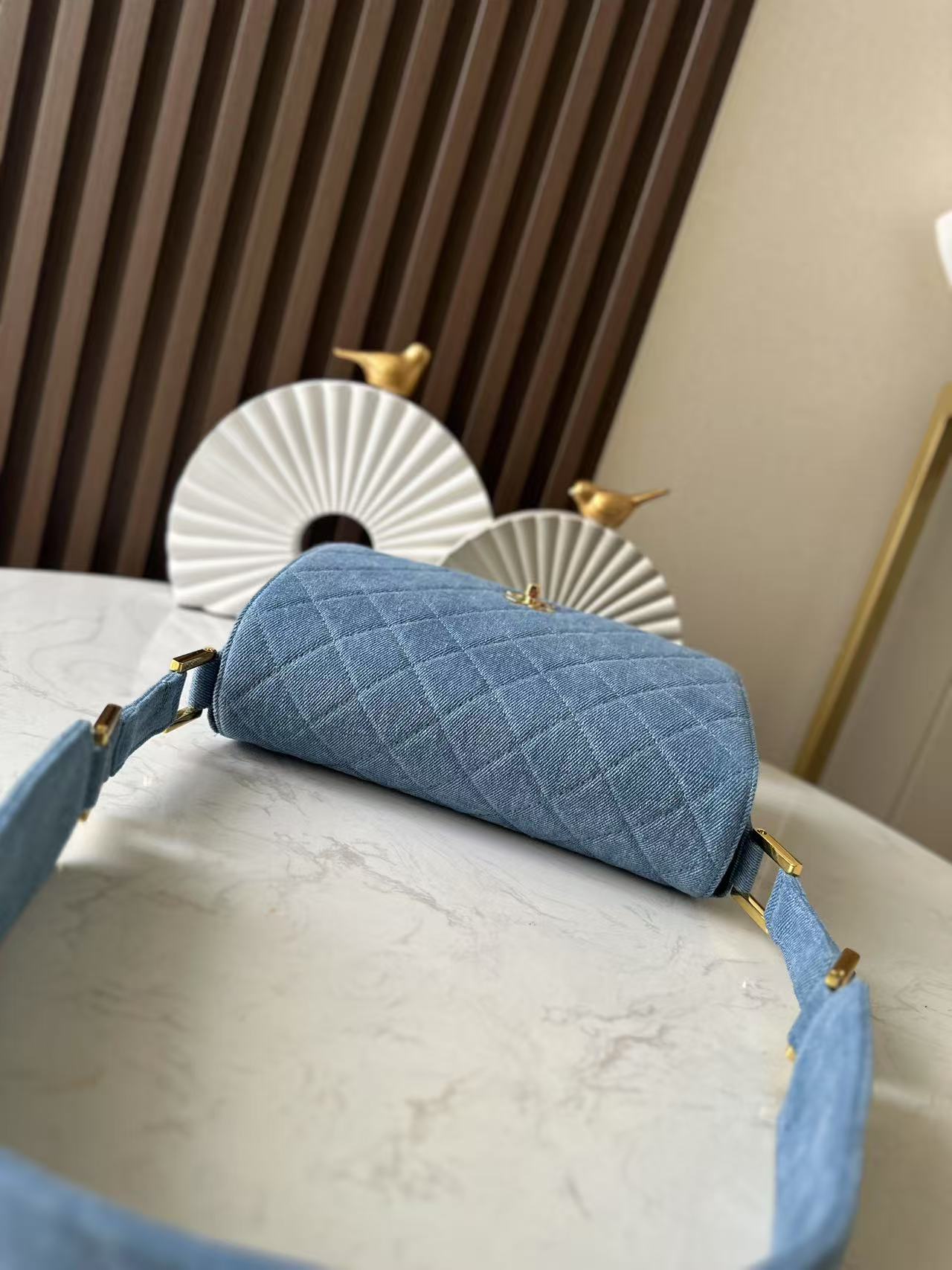 [TOP] CHANEL Denim Bag  25.5×20×7cm - Blue