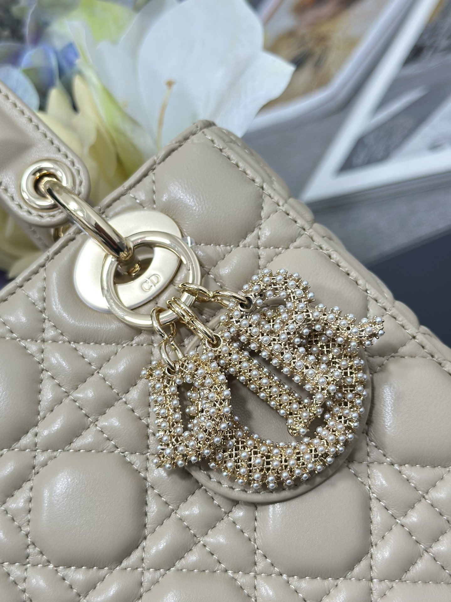 [TOP] Christian Dior Pearl Lady Christian Dior Bags 20x16.5x8cm - 2 Colors