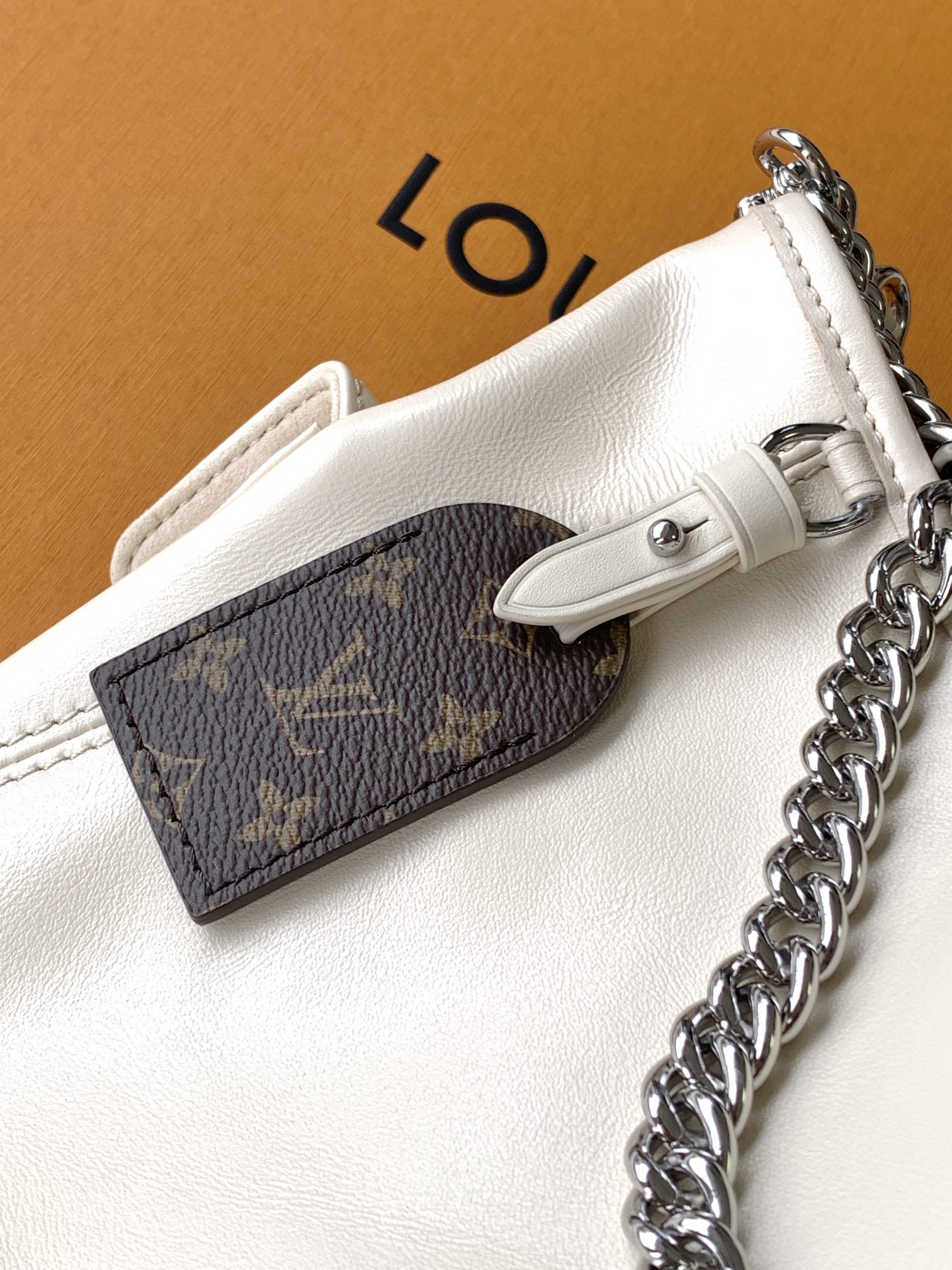 [TOP] Louis Vuitton LV  CarryAll Cargo Small Handbag Sheepskin 23*15*33.5 cm - White