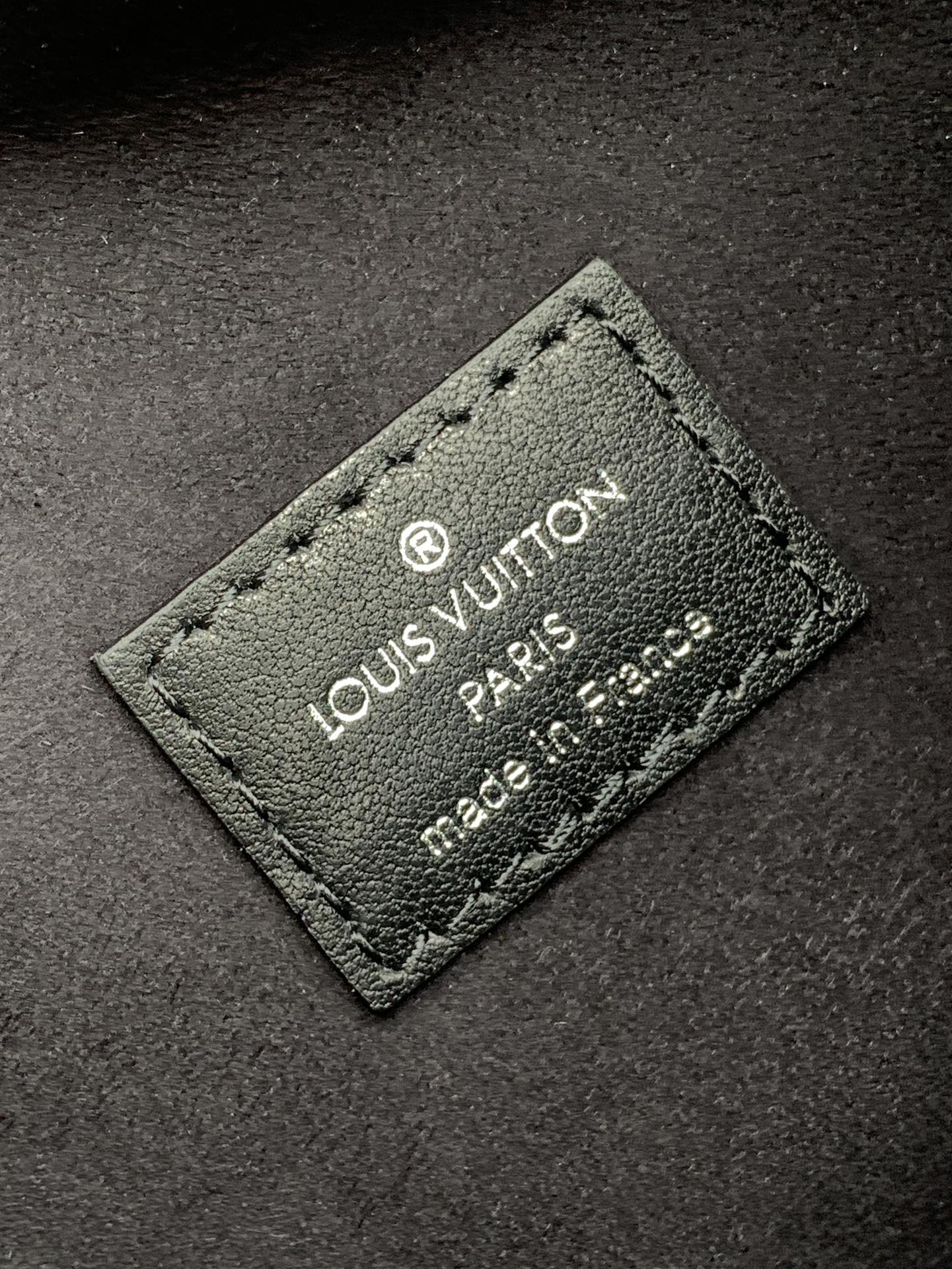 [TOP] Louis Vuitton LV Side Trunk Medium-Sized Handbag 16*8.5*23.5cm - Black